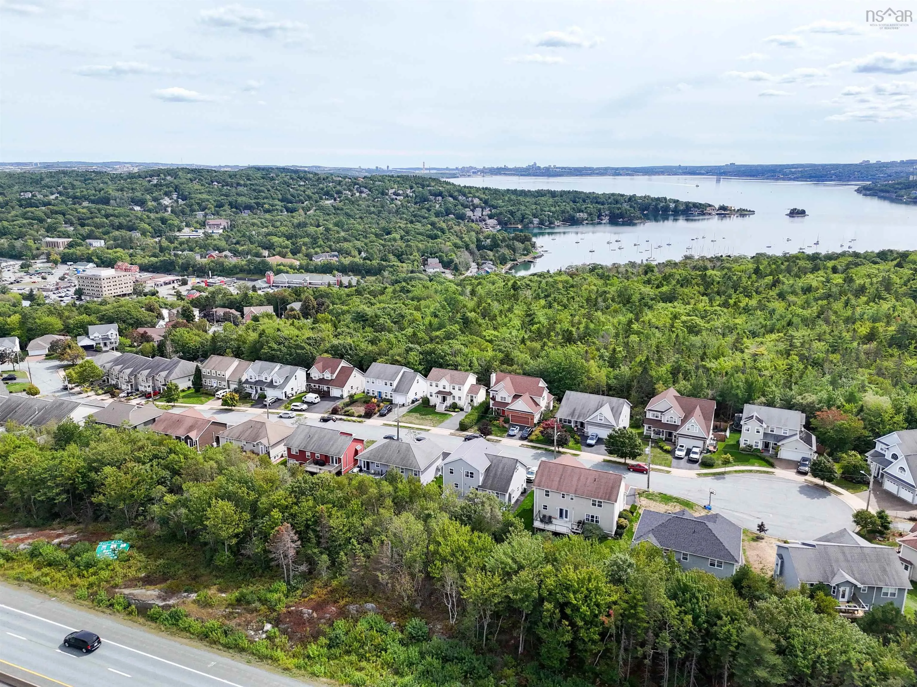 60 Shaffleburg Run, Bedford, NS B4A 4L5, 5 Bedrooms Bedrooms, ,4 BathroomsBathrooms,Residential,For Sale,Shaffleburg,202523065