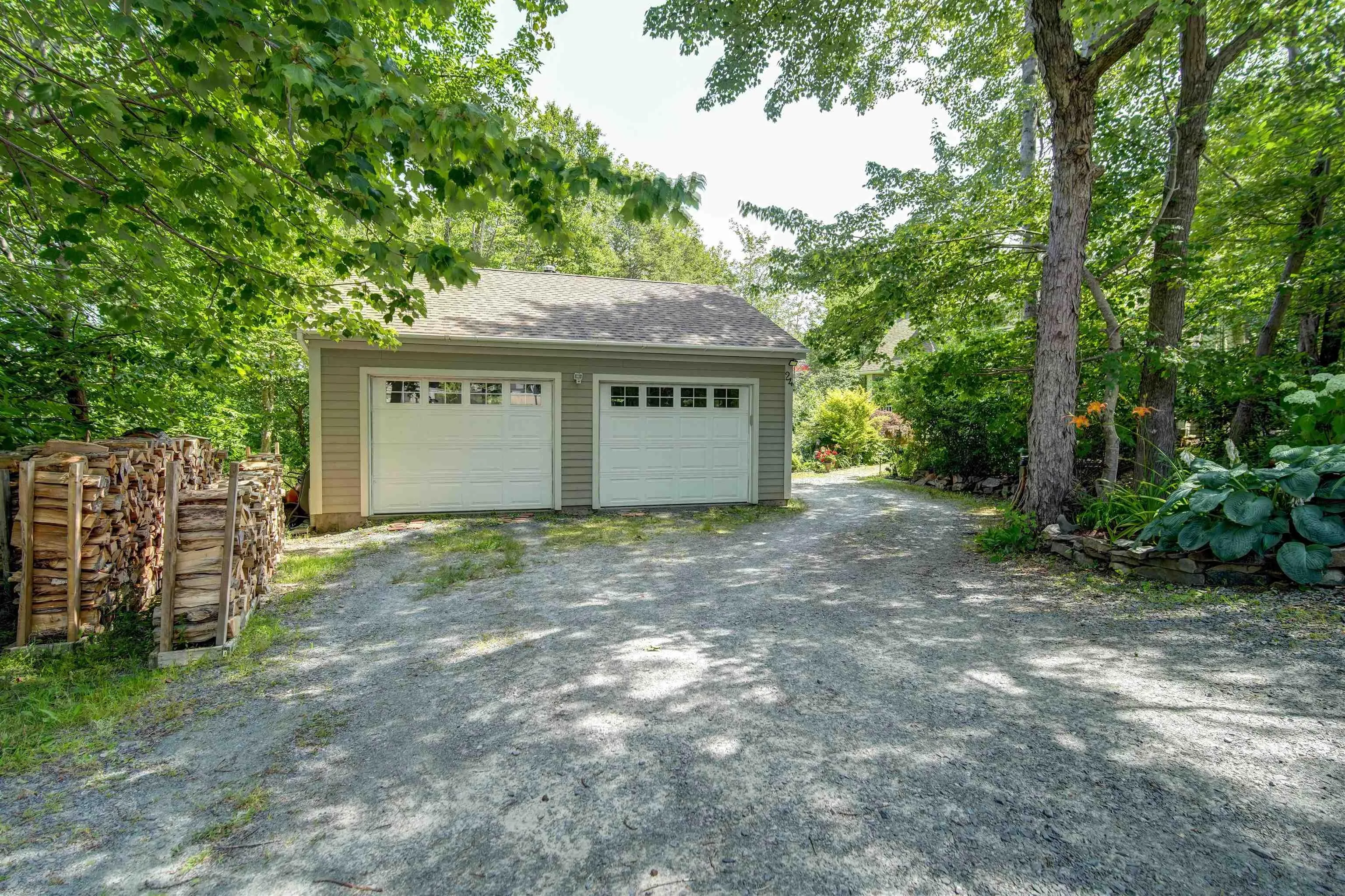 24 Hamshaw Drive, Halifax, NS B3M 2H1, 4 Bedrooms Bedrooms, ,2 BathroomsBathrooms,Residential,For Sale,Hamshaw,202519410