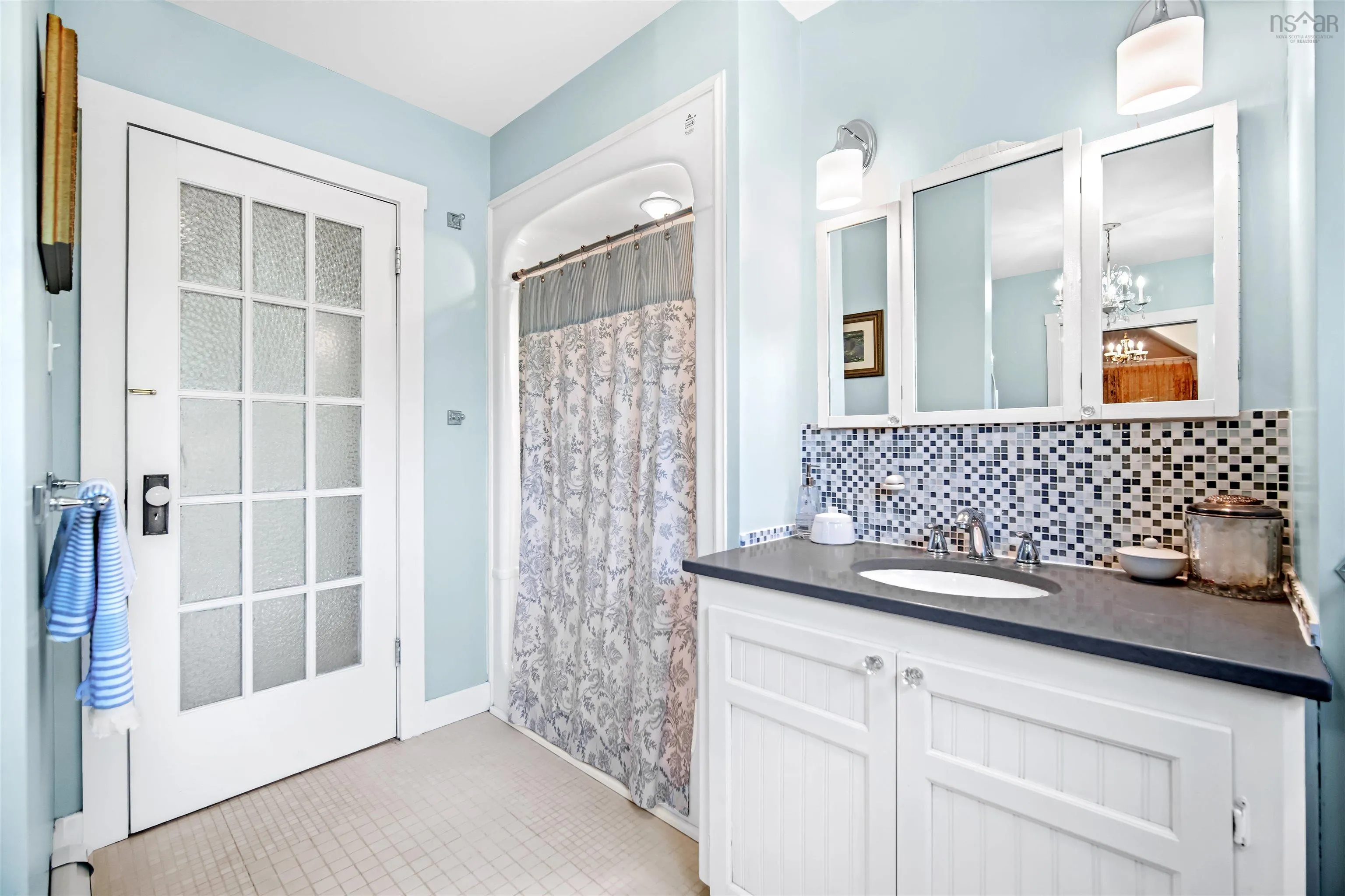 24 Hamshaw Drive, Halifax, NS B3M 2H1, 4 Bedrooms Bedrooms, ,2 BathroomsBathrooms,Residential,For Sale,Hamshaw,202519410