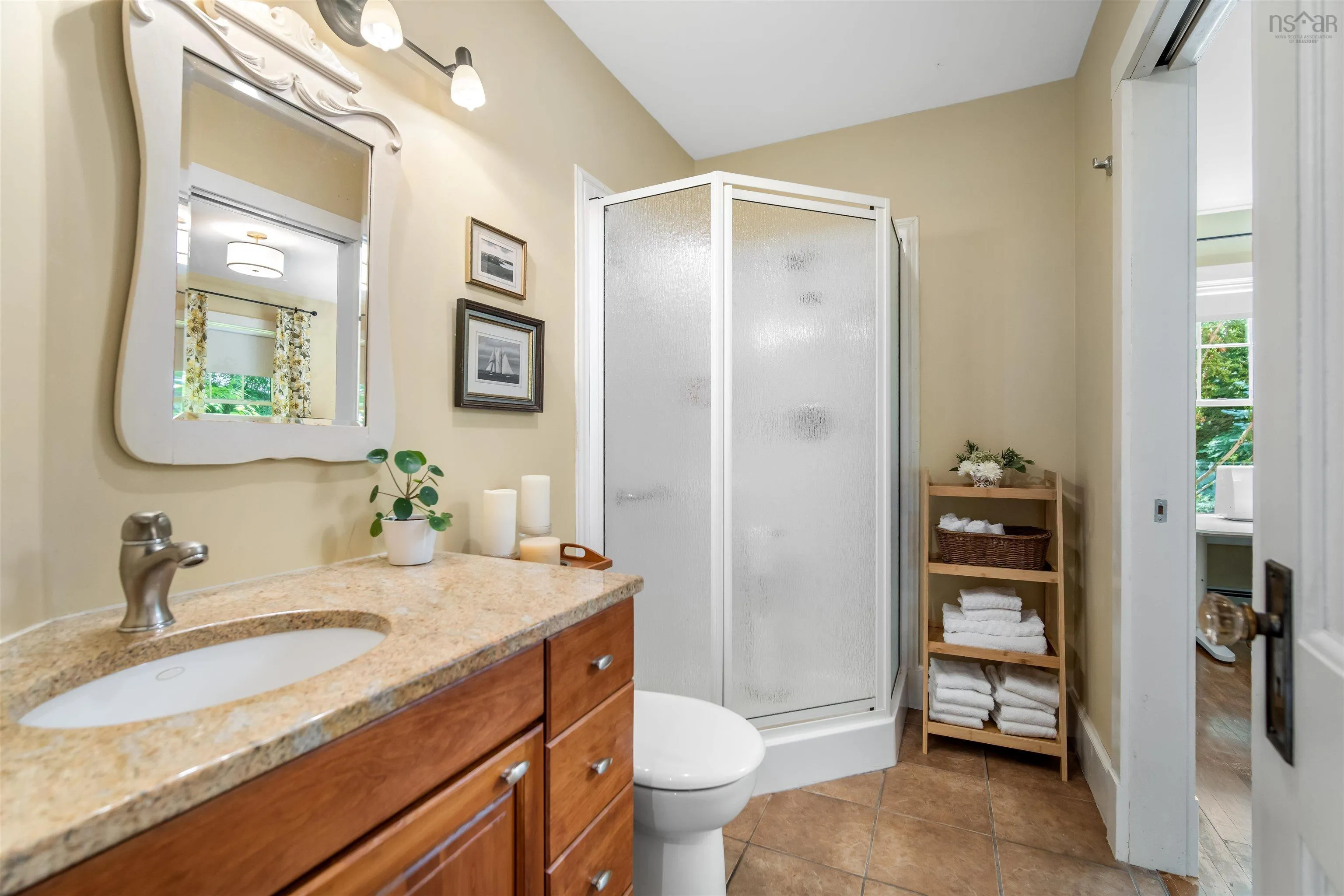 24 Hamshaw Drive, Halifax, NS B3M 2H1, 4 Bedrooms Bedrooms, ,2 BathroomsBathrooms,Residential,For Sale,Hamshaw,202519410