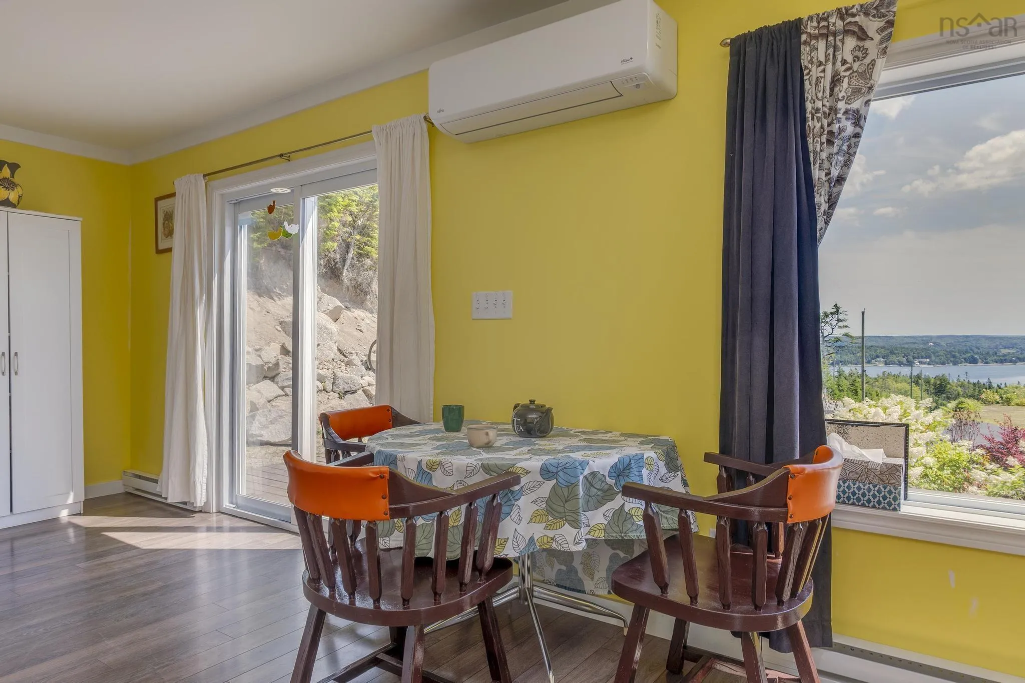 166 Hillside Drive, Boutiliers Point, NS B3Z 1W8, 2 Bedrooms Bedrooms, ,1 BathroomBathrooms,Residential,For Sale,Hillside,202521594