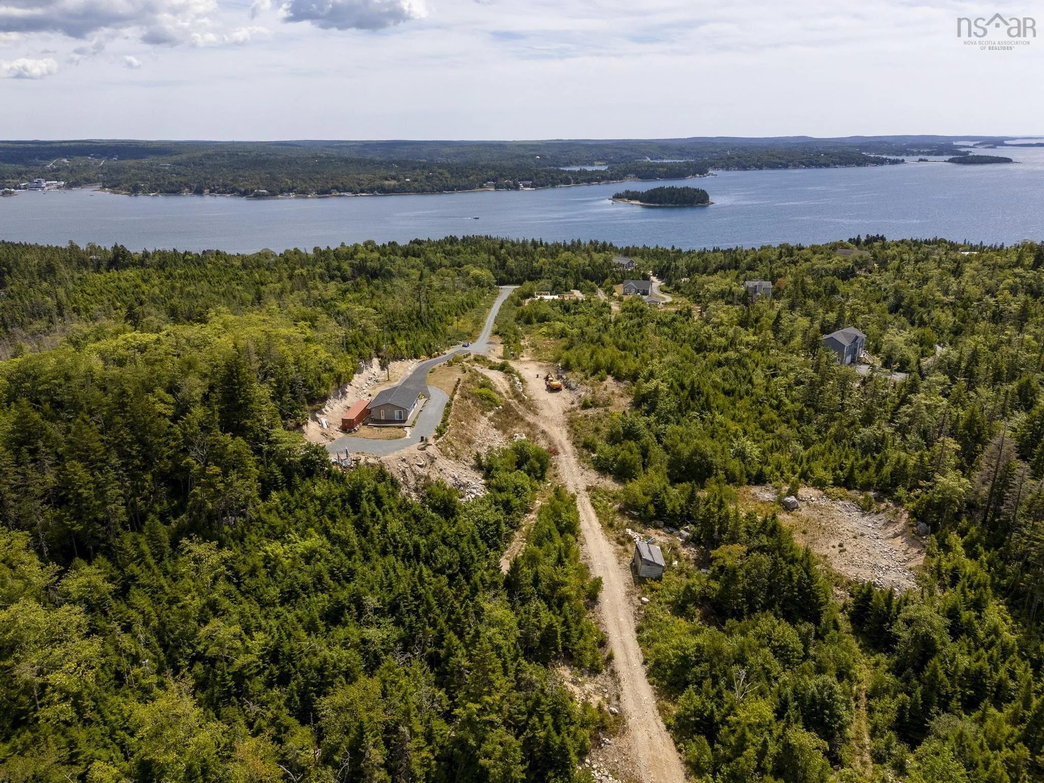 166 Hillside Drive, Boutiliers Point, NS B3Z 1W8, 2 Bedrooms Bedrooms, ,1 BathroomBathrooms,Residential,For Sale,Hillside,202521594