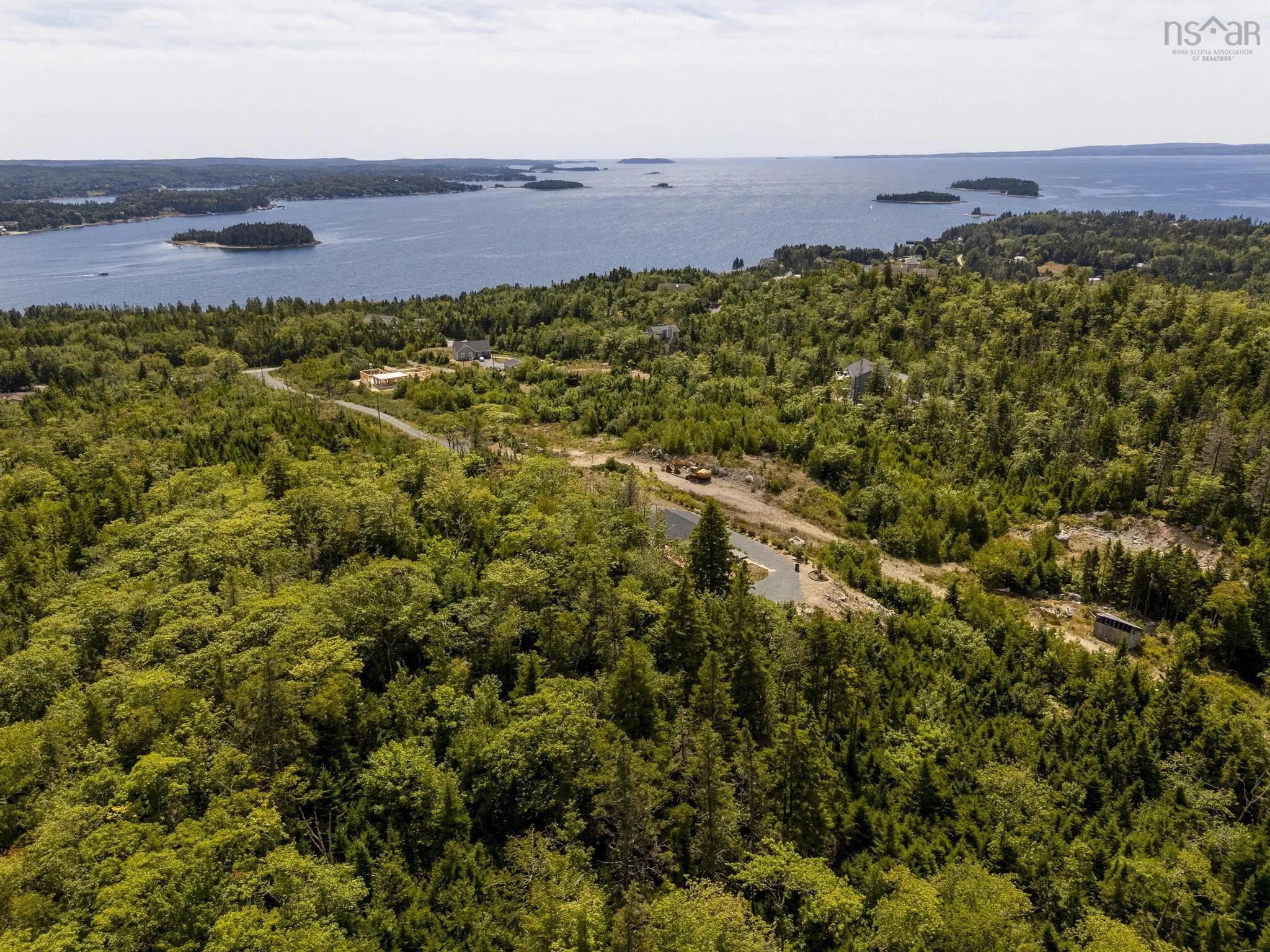 166 Hillside Drive, Boutiliers Point, NS B3Z 1W8, 2 Bedrooms Bedrooms, ,1 BathroomBathrooms,Residential,For Sale,Hillside,202521594