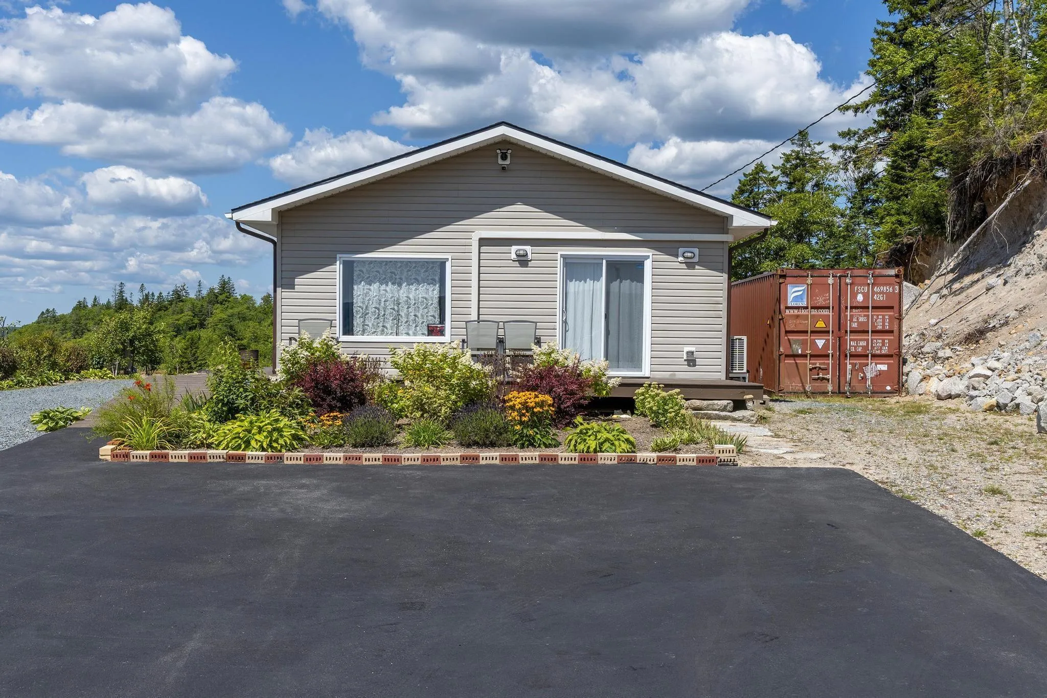 166 Hillside Drive, Boutiliers Point, NS B3Z 1W8, 2 Bedrooms Bedrooms, ,1 BathroomBathrooms,Residential,For Sale,Hillside,202521594