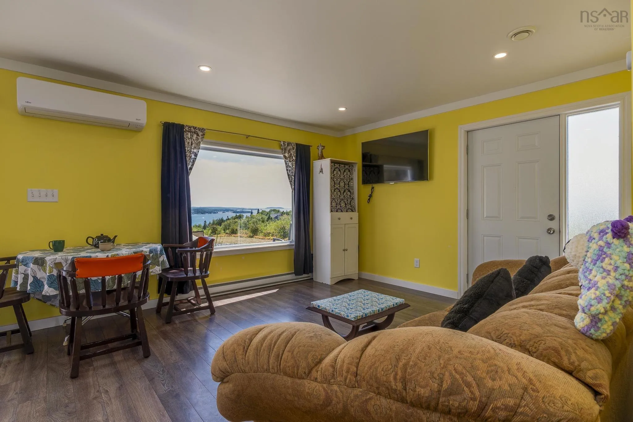 166 Hillside Drive, Boutiliers Point, NS B3Z 1W8, 2 Bedrooms Bedrooms, ,1 BathroomBathrooms,Residential,For Sale,Hillside,202521594