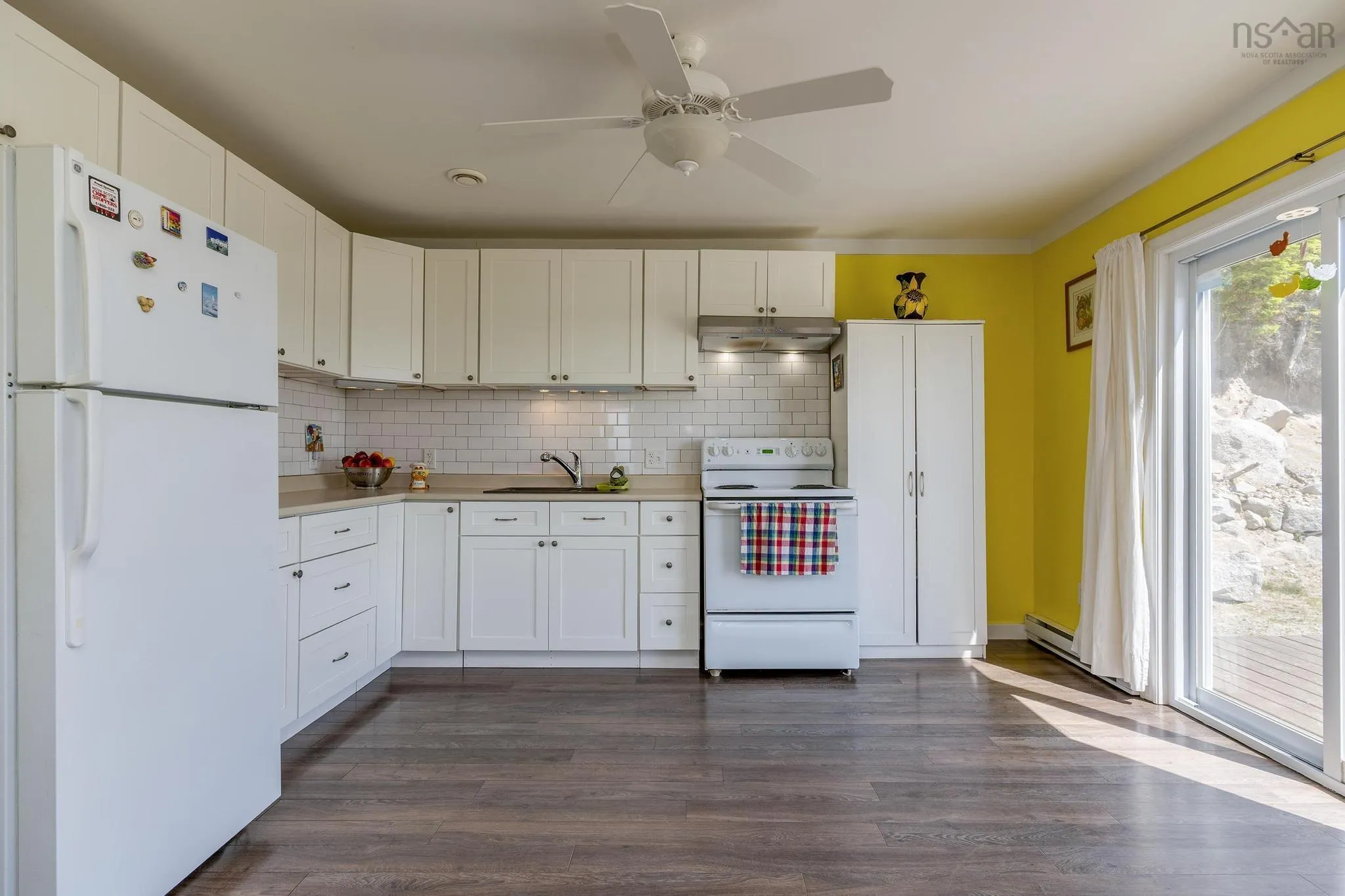 166 Hillside Drive, Boutiliers Point, NS B3Z 1W8, 2 Bedrooms Bedrooms, ,1 BathroomBathrooms,Residential,For Sale,Hillside,202521594