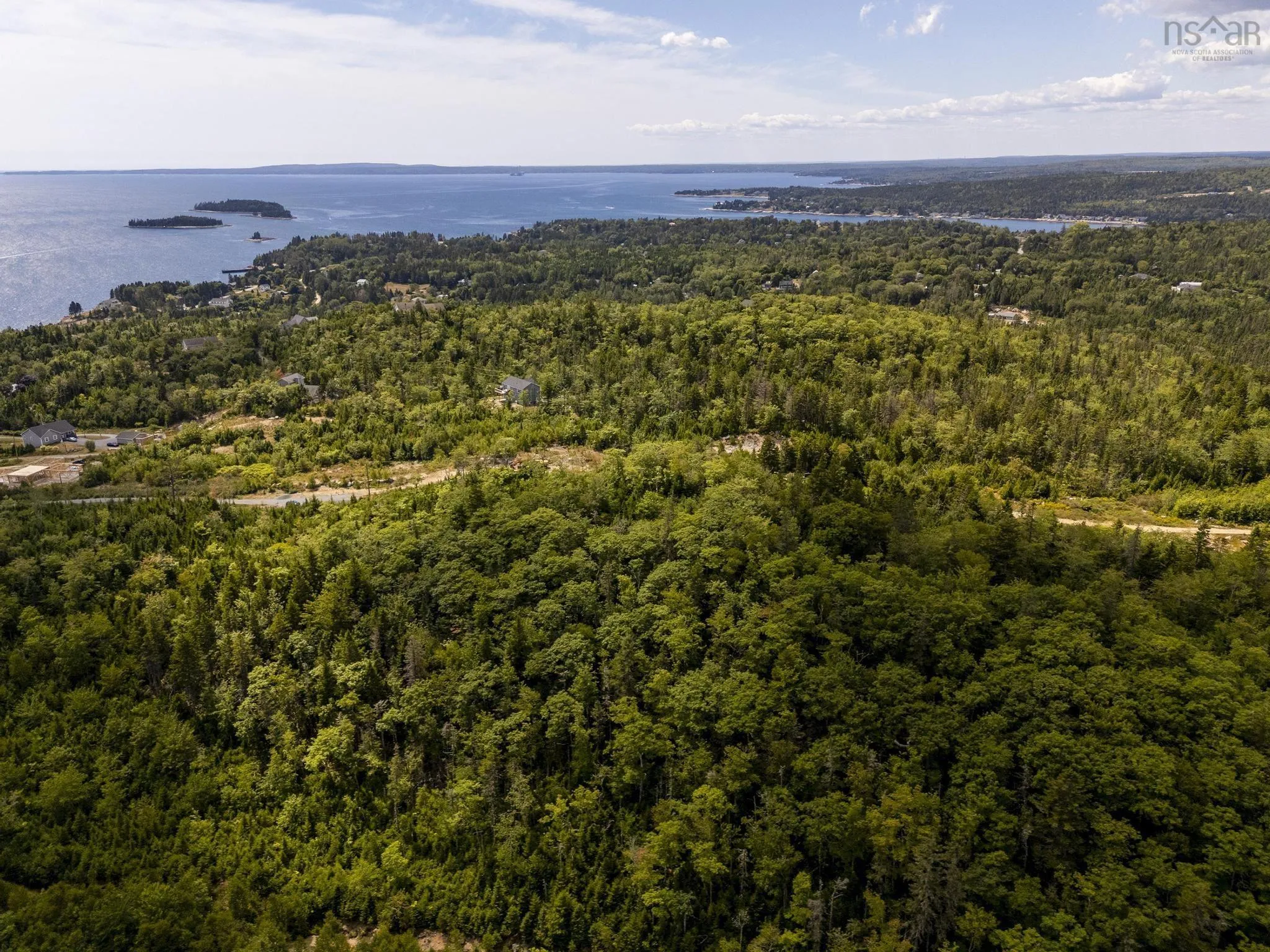 166 Hillside Drive, Boutiliers Point, NS B3Z 1W8, 2 Bedrooms Bedrooms, ,1 BathroomBathrooms,Residential,For Sale,Hillside,202521594