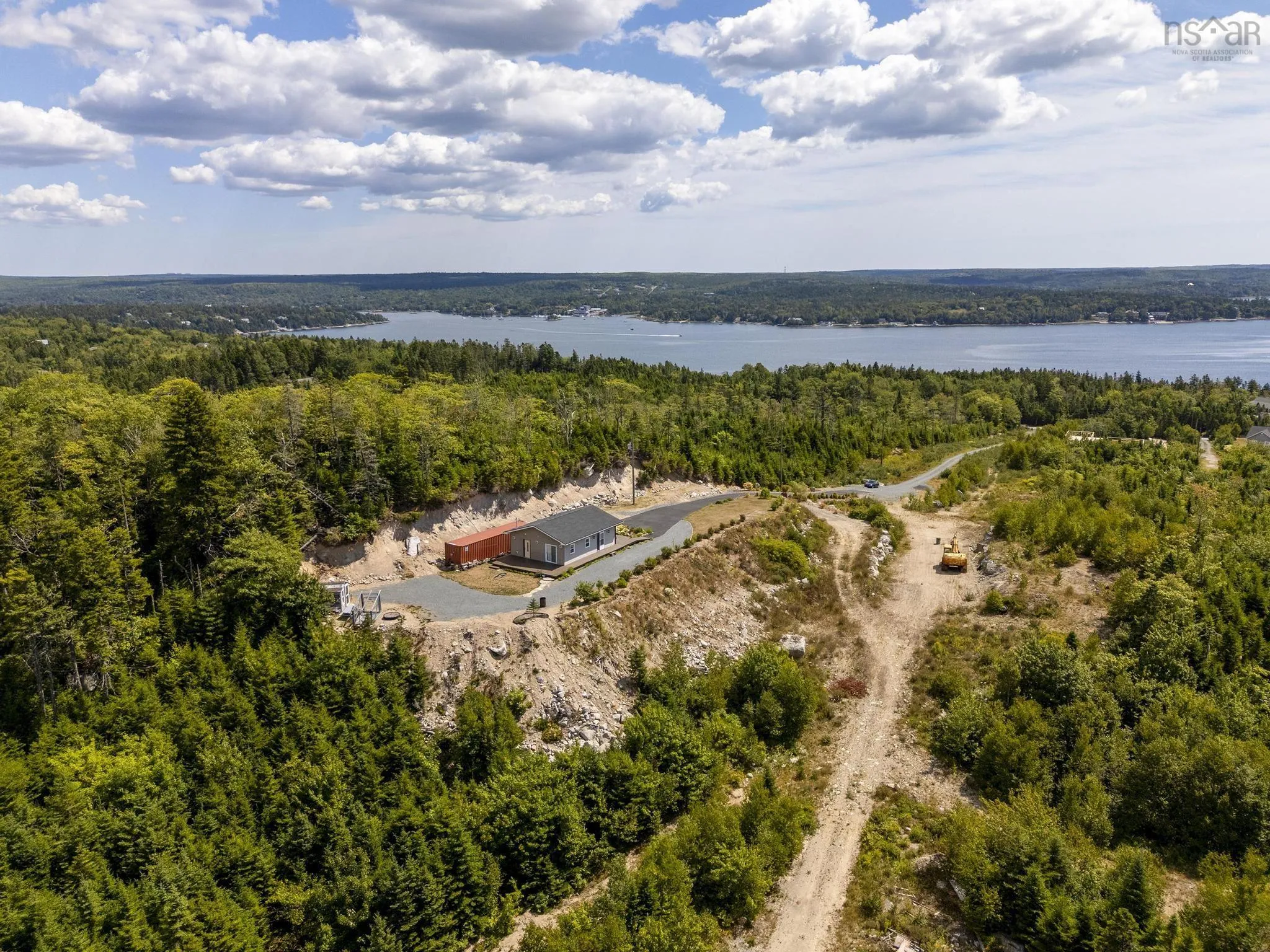 166 Hillside Drive, Boutiliers Point, NS B3Z 1W8, 2 Bedrooms Bedrooms, ,1 BathroomBathrooms,Residential,For Sale,Hillside,202521594