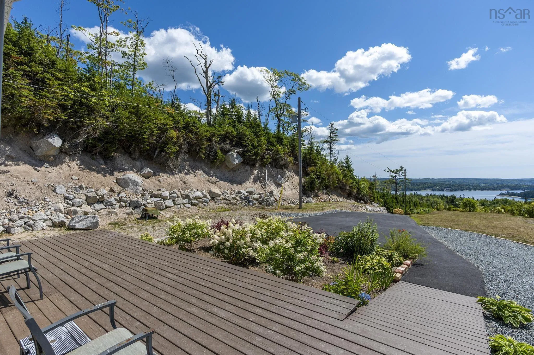 166 Hillside Drive, Boutiliers Point, NS B3Z 1W8, 2 Bedrooms Bedrooms, ,1 BathroomBathrooms,Residential,For Sale,Hillside,202521594