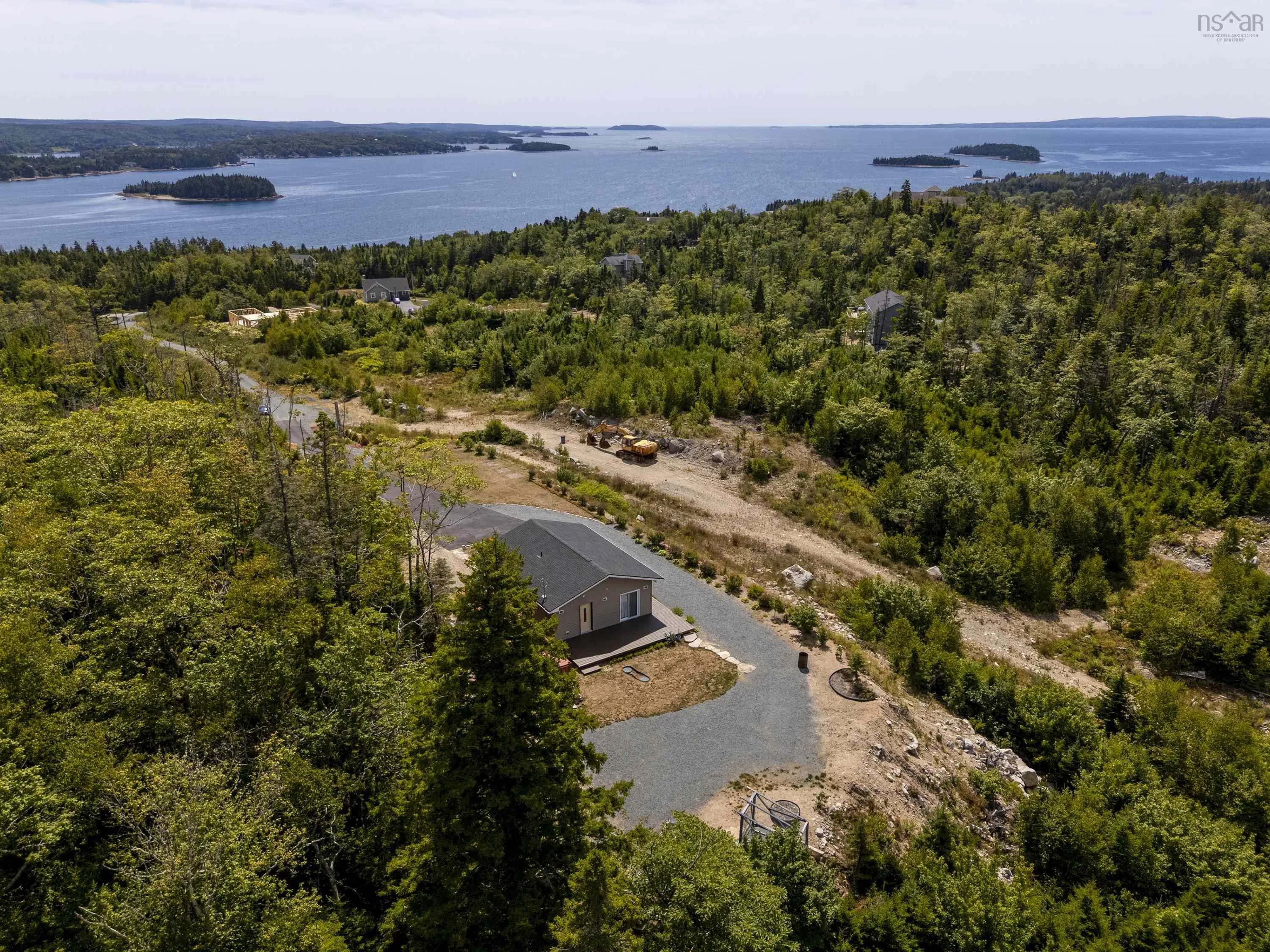 166 Hillside Drive, Boutiliers Point, NS B3Z 1W8, 2 Bedrooms Bedrooms, ,1 BathroomBathrooms,Residential,For Sale,Hillside,202521594