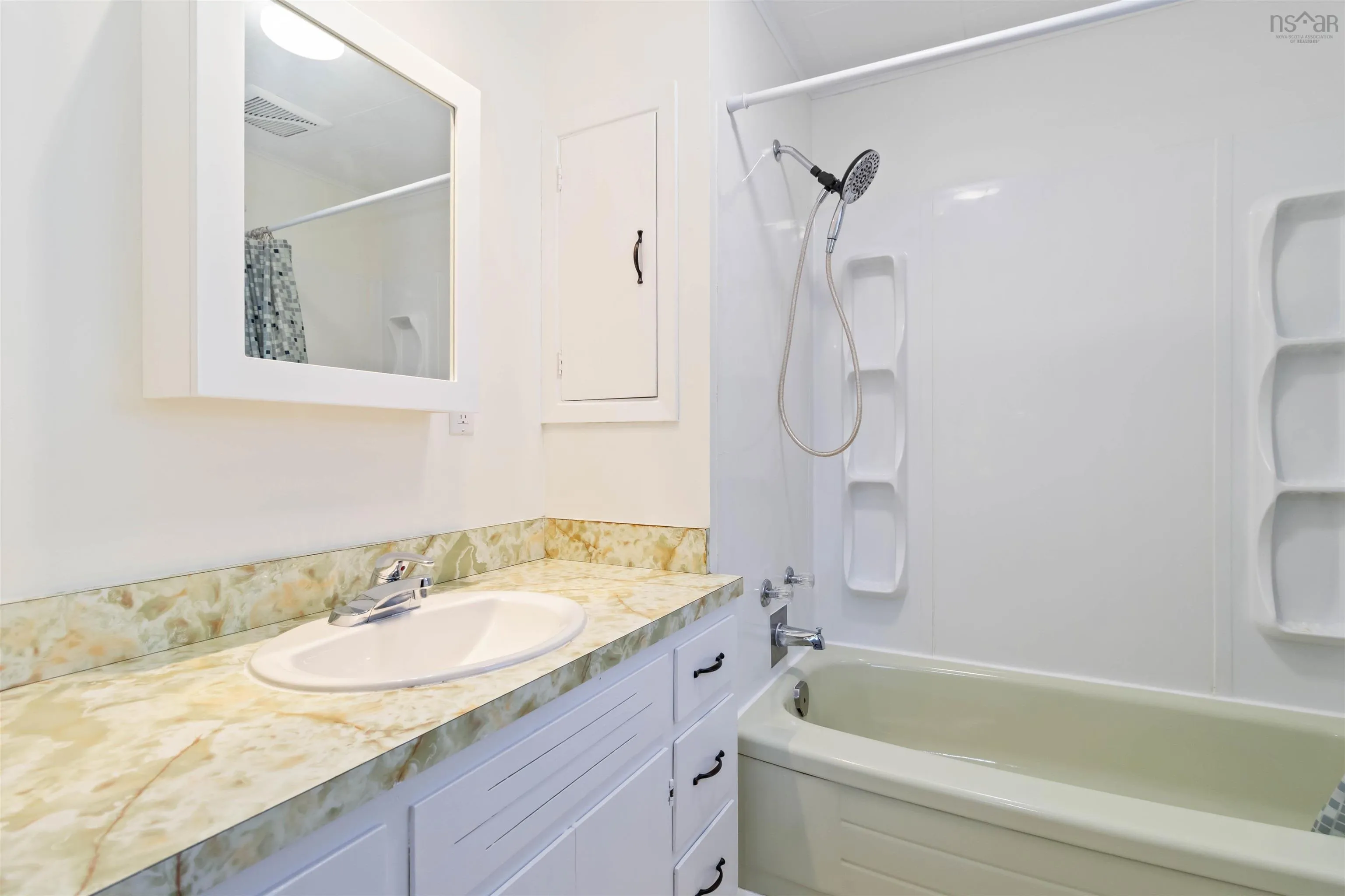 25 Mckeen Road, Pinehurst, NS B0R 1E0, 3 Bedrooms Bedrooms, ,1 BathroomBathrooms,Residential,For Sale,Mckeen,202521502