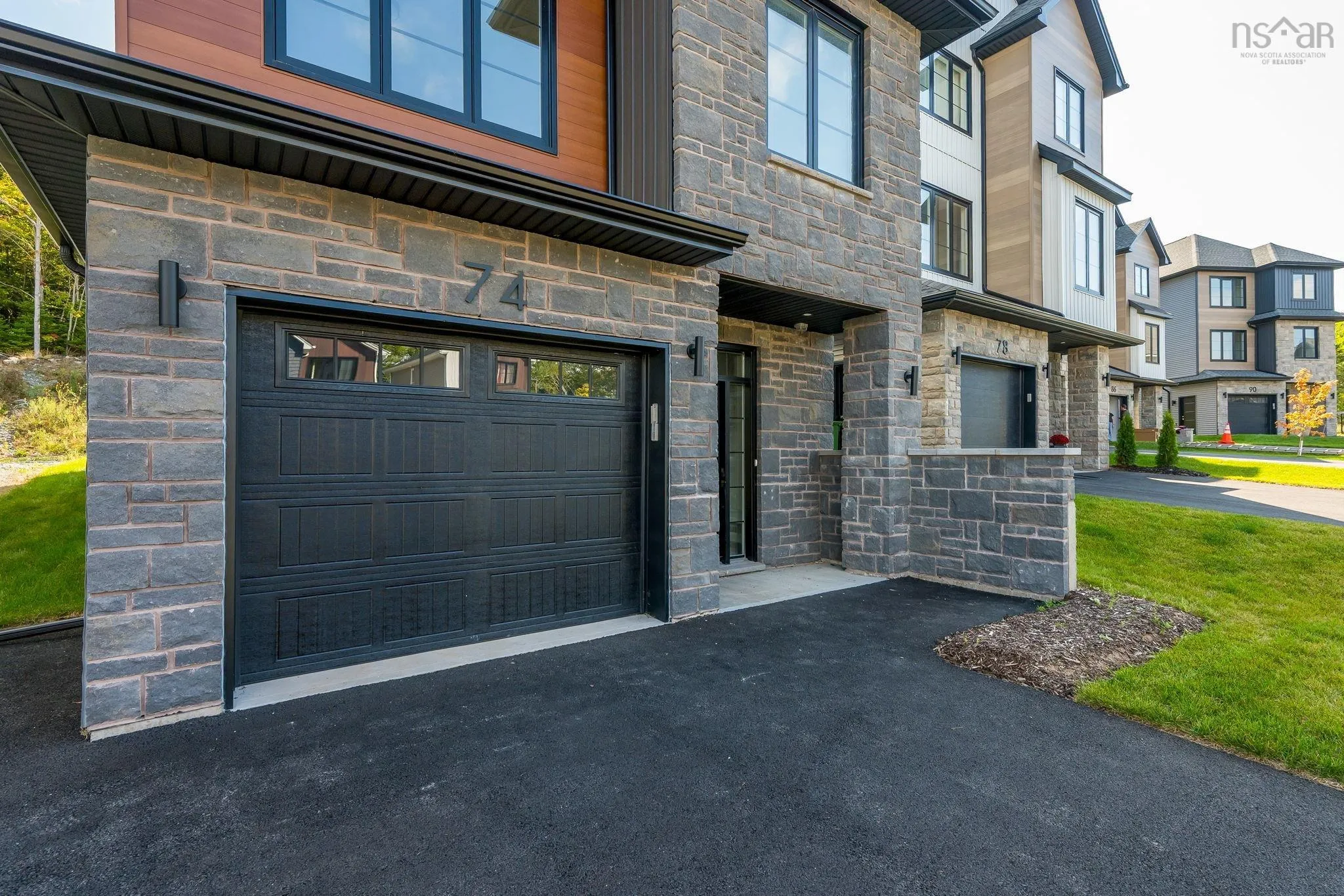 74 Pearlgarden Close, Dartmouth, NS B2X 0C2, 4 Bedrooms Bedrooms, ,4 BathroomsBathrooms,Residential,For Sale,Pearlgarden,202524984