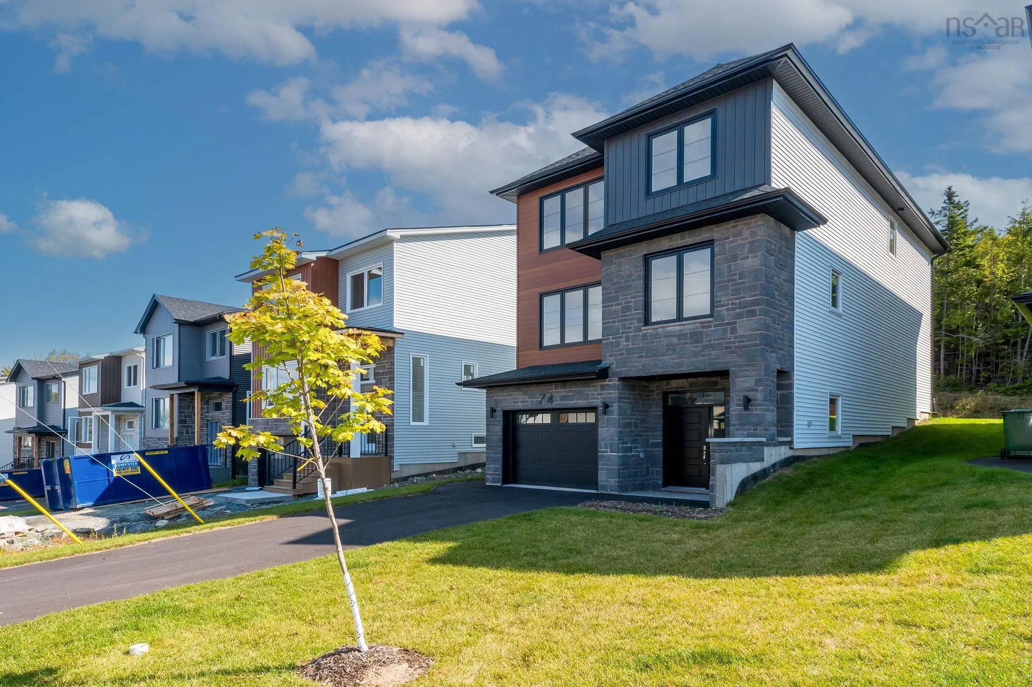 74 Pearlgarden Close, Dartmouth, NS B2X 0C2, 4 Bedrooms Bedrooms, ,4 BathroomsBathrooms,Residential,For Sale,Pearlgarden,202524984