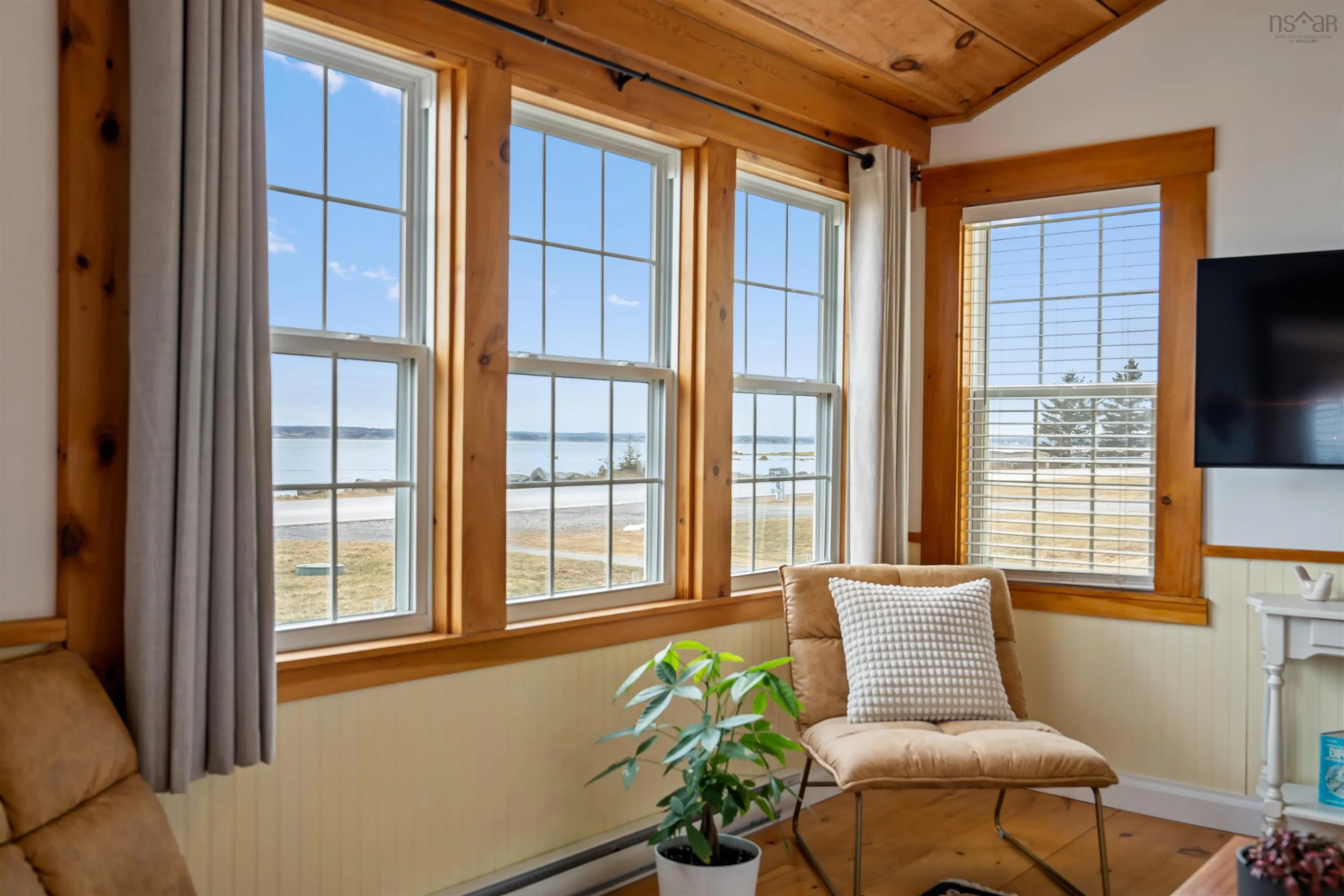 1263 Blue Rocks Road, Blue Rocks Ns B0j 2c0, 2 Bedrooms Bedrooms, ,2 BathroomsBathrooms,Residential,For Sale,Blue Rocks,202501808