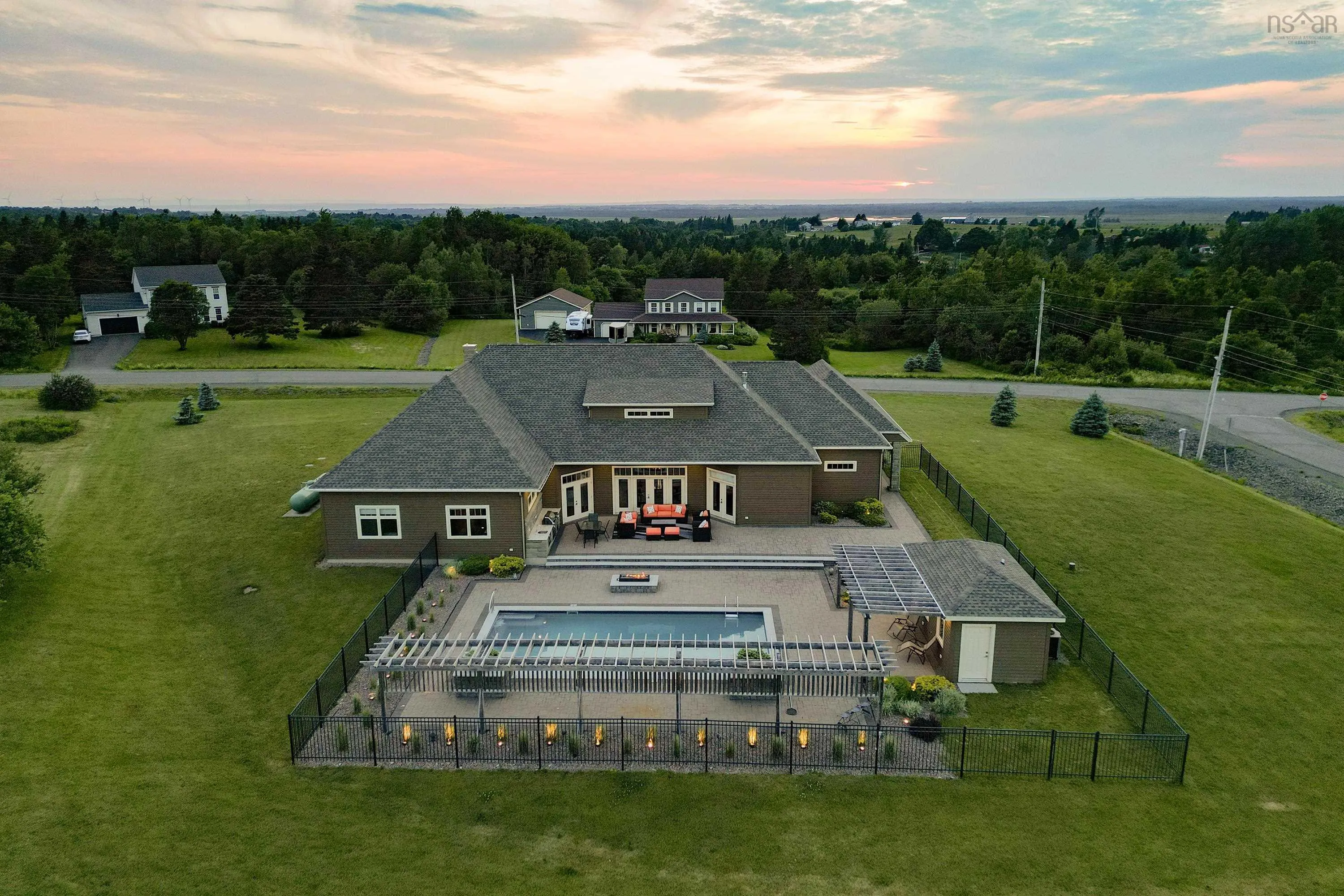 31 Gosling Glen, East Amherst Ns B4h 3y2, 3 Bedrooms Bedrooms, ,4 BathroomsBathrooms,Residential,For Sale,Gosling,202414386