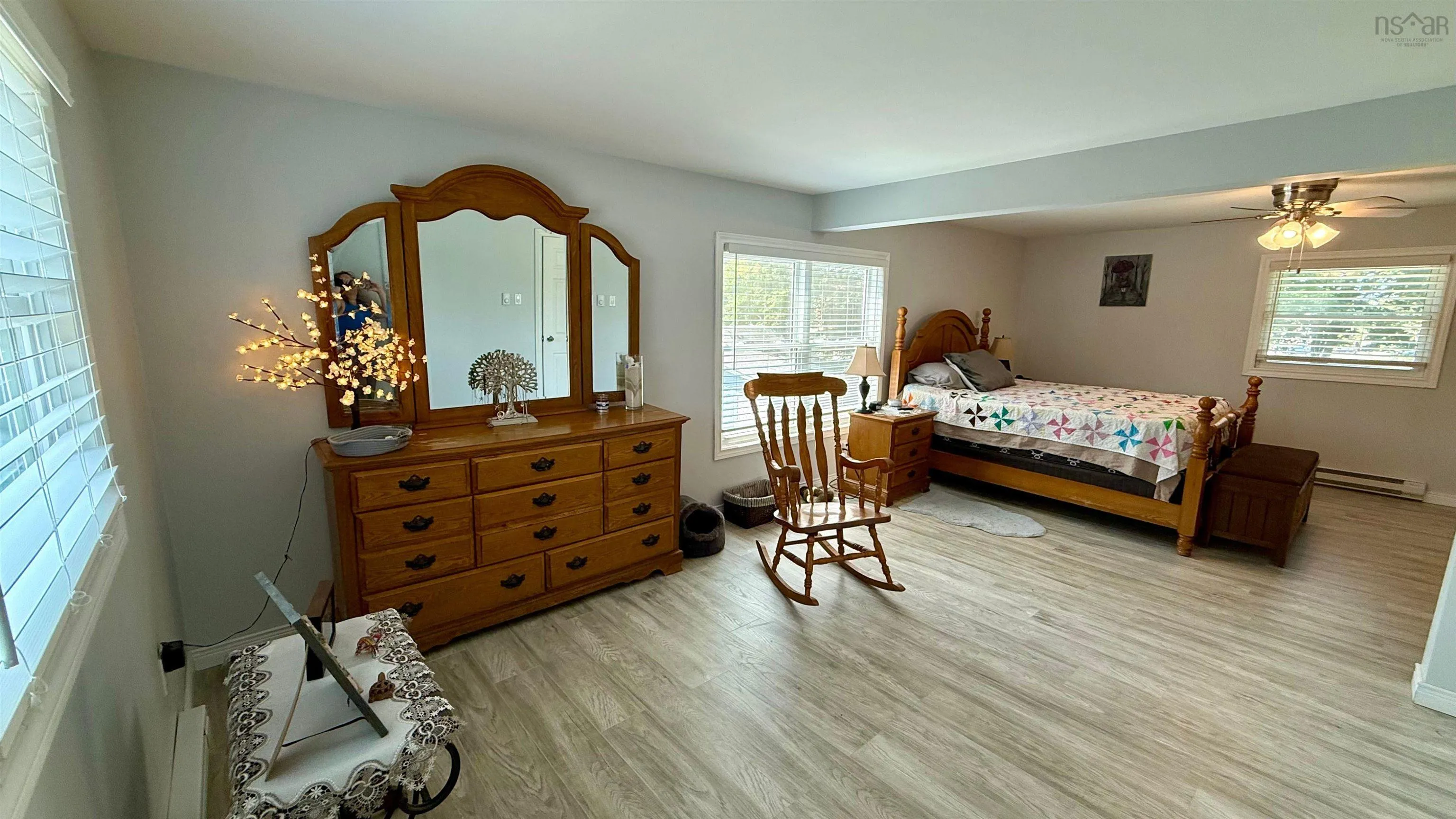 20 Parade Street, Yarmouth, NS B5A 3A4, 3 Bedrooms Bedrooms, ,2 BathroomsBathrooms,Residential,For Sale,Parade,202519682