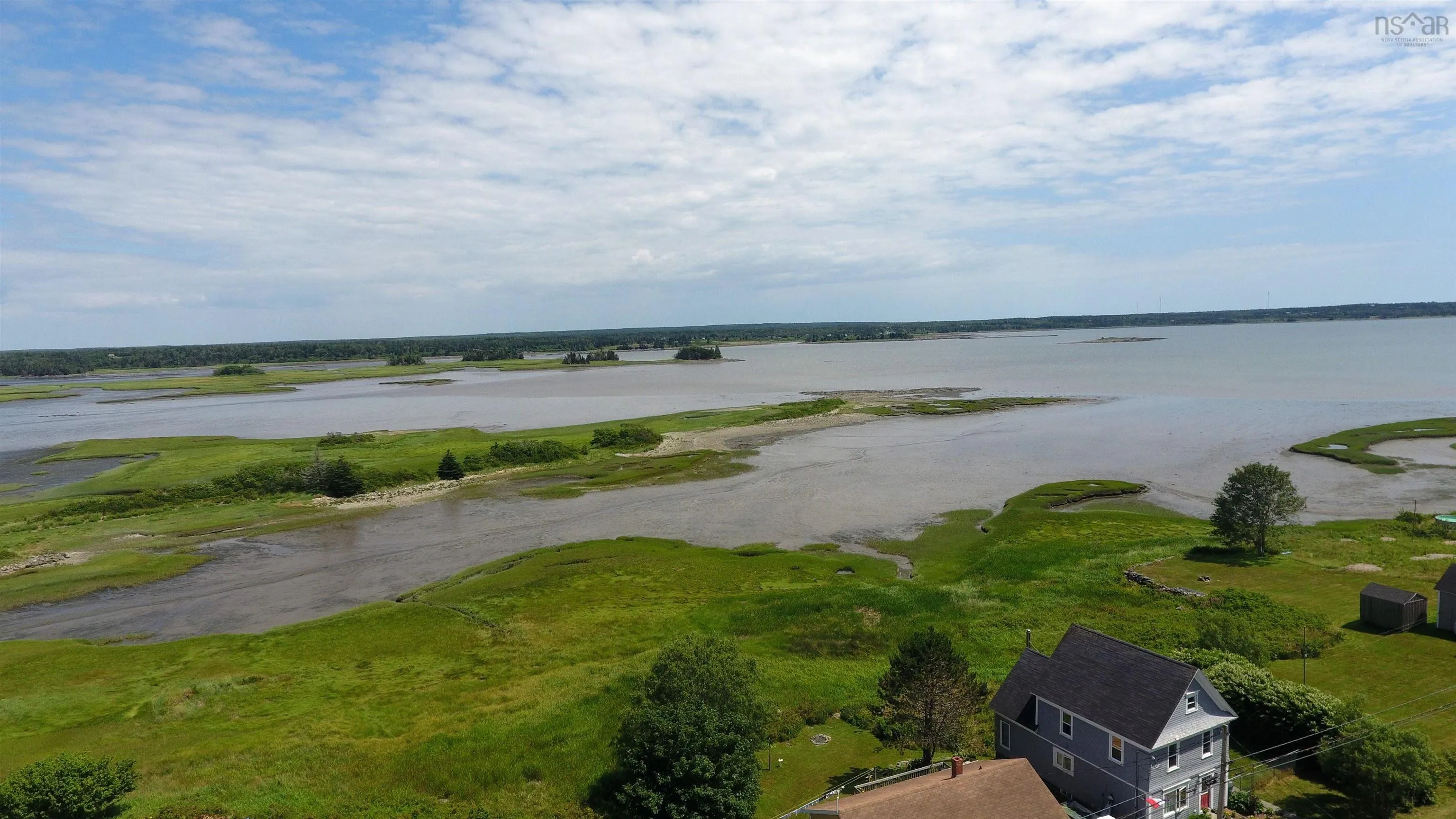 504 Highway 335, West Pubnico, NS B0W 3S0, 2 Bedrooms Bedrooms, ,1 BathroomBathrooms,Residential,For Sale,Highway 335,202518938