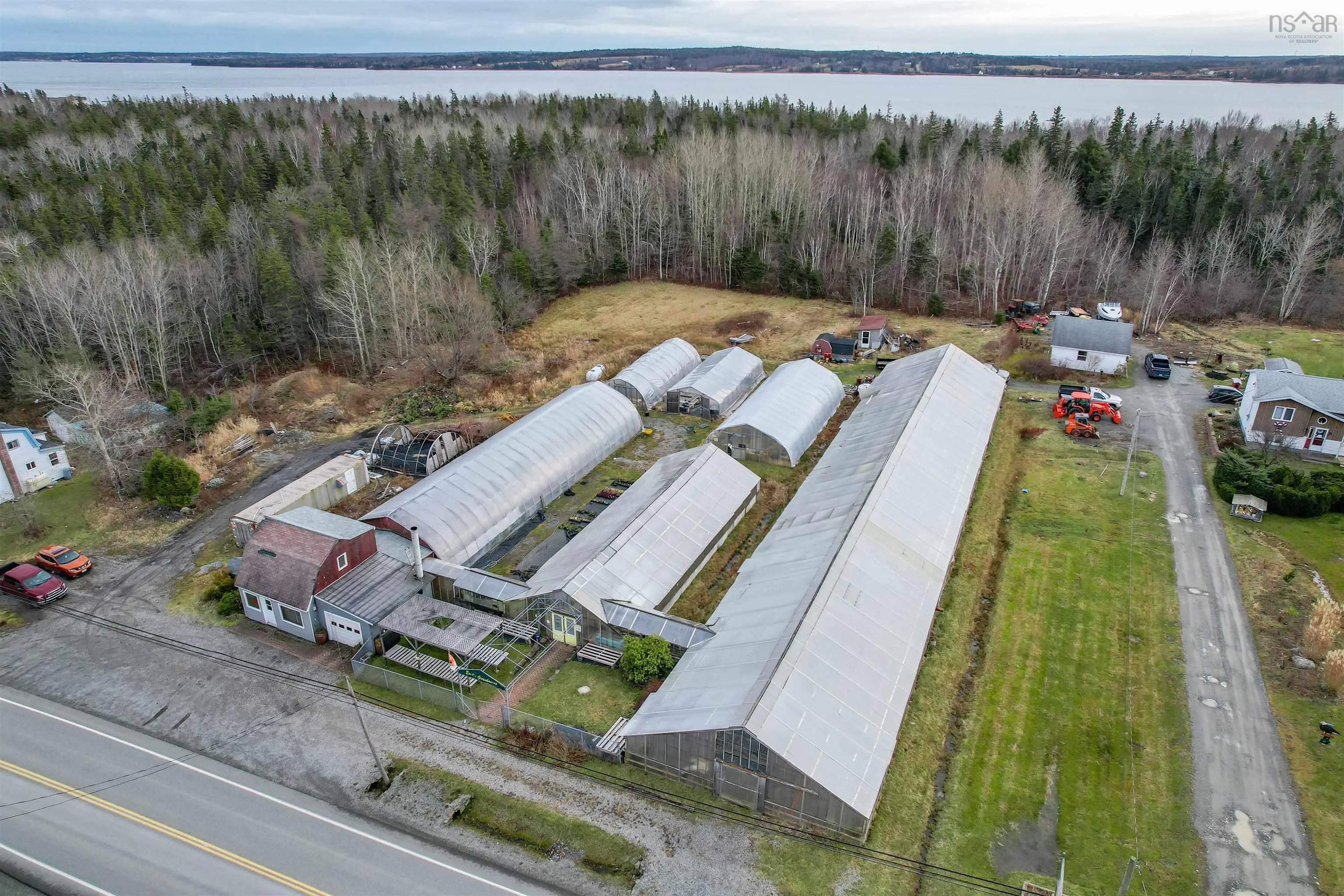 429 Seaview Drive, Upper North Sydney Ns B2a 3n7, ,Commercial Sale,For Sale,Seaview,202428547