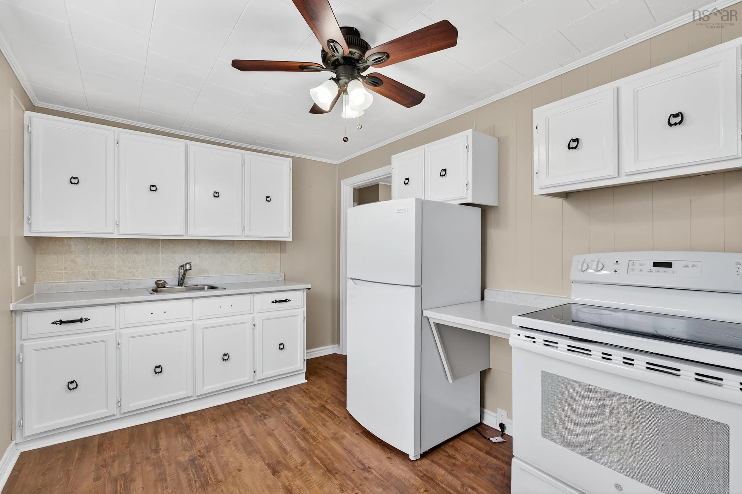 26 Grove Street, Glace Bay, NS B1A 3L7, 3 Bedrooms Bedrooms, ,2 BathroomsBathrooms,Residential,For Sale,Grove,202520180