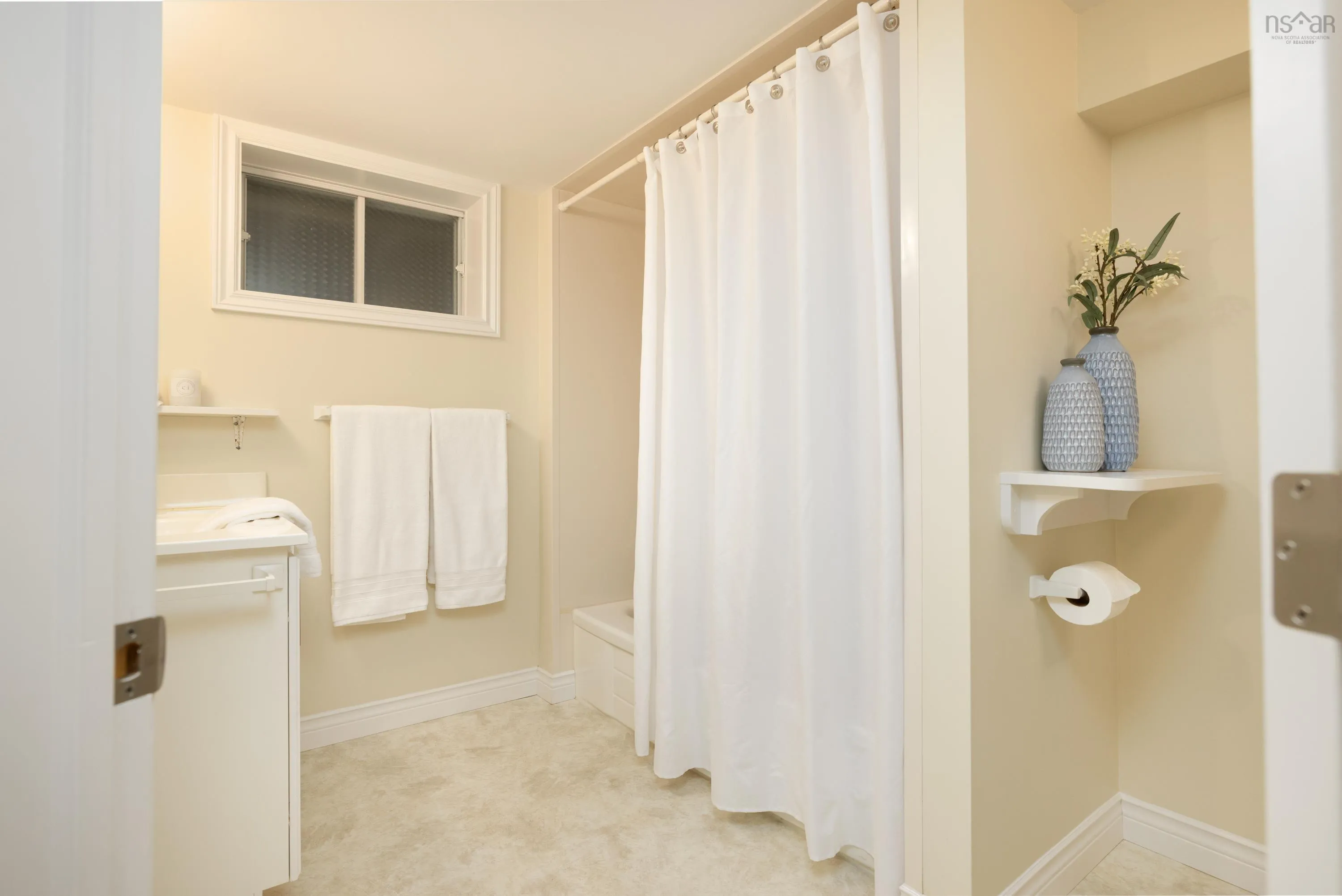 17 Canterbury Street, Dartmouth, NS B2Y 1S8, 3 Bedrooms Bedrooms, ,2 BathroomsBathrooms,Residential,For Sale,Canterbury,202523299