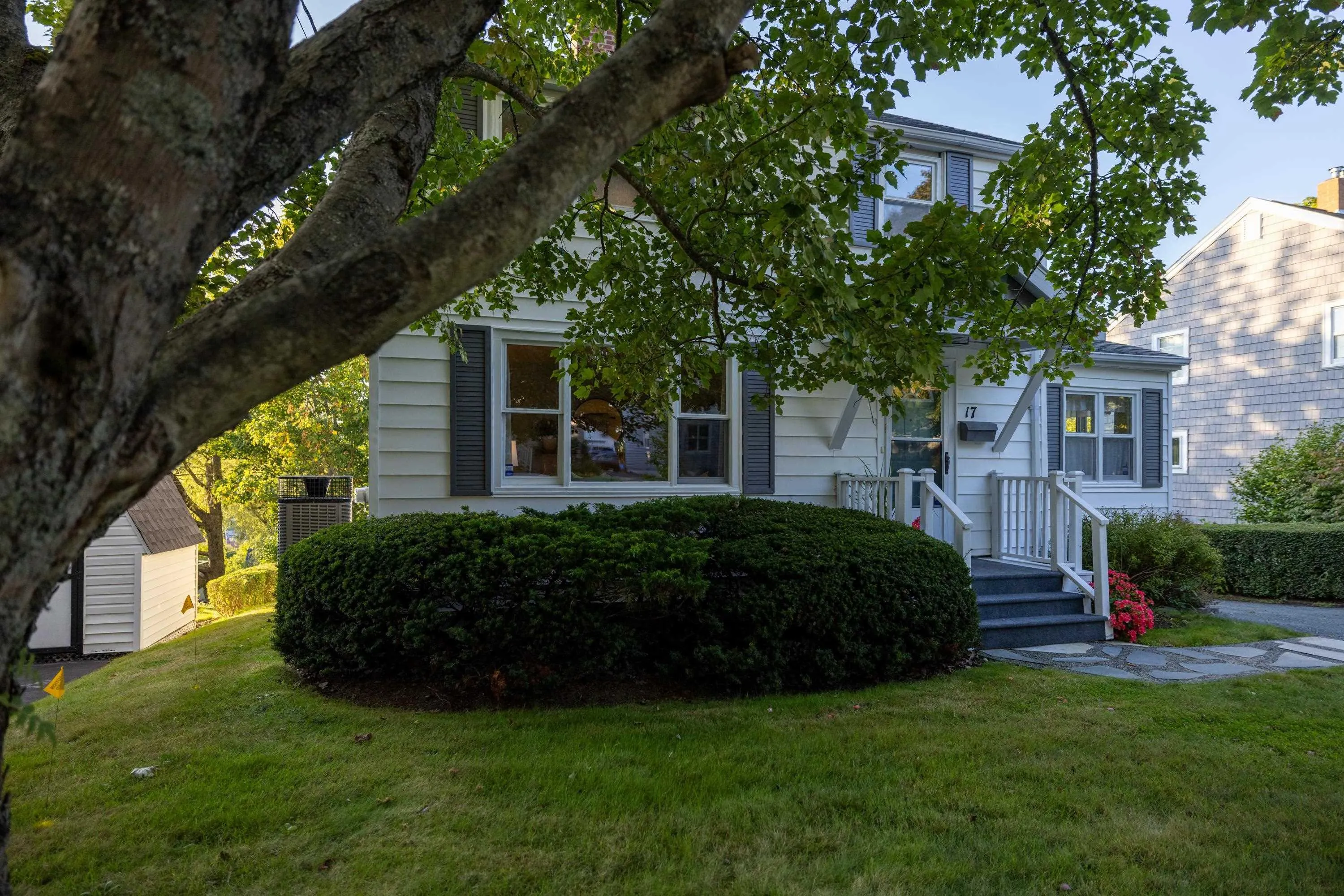 17 Canterbury Street, Dartmouth, NS B2Y 1S8, 3 Bedrooms Bedrooms, ,2 BathroomsBathrooms,Residential,For Sale,Canterbury,202523299