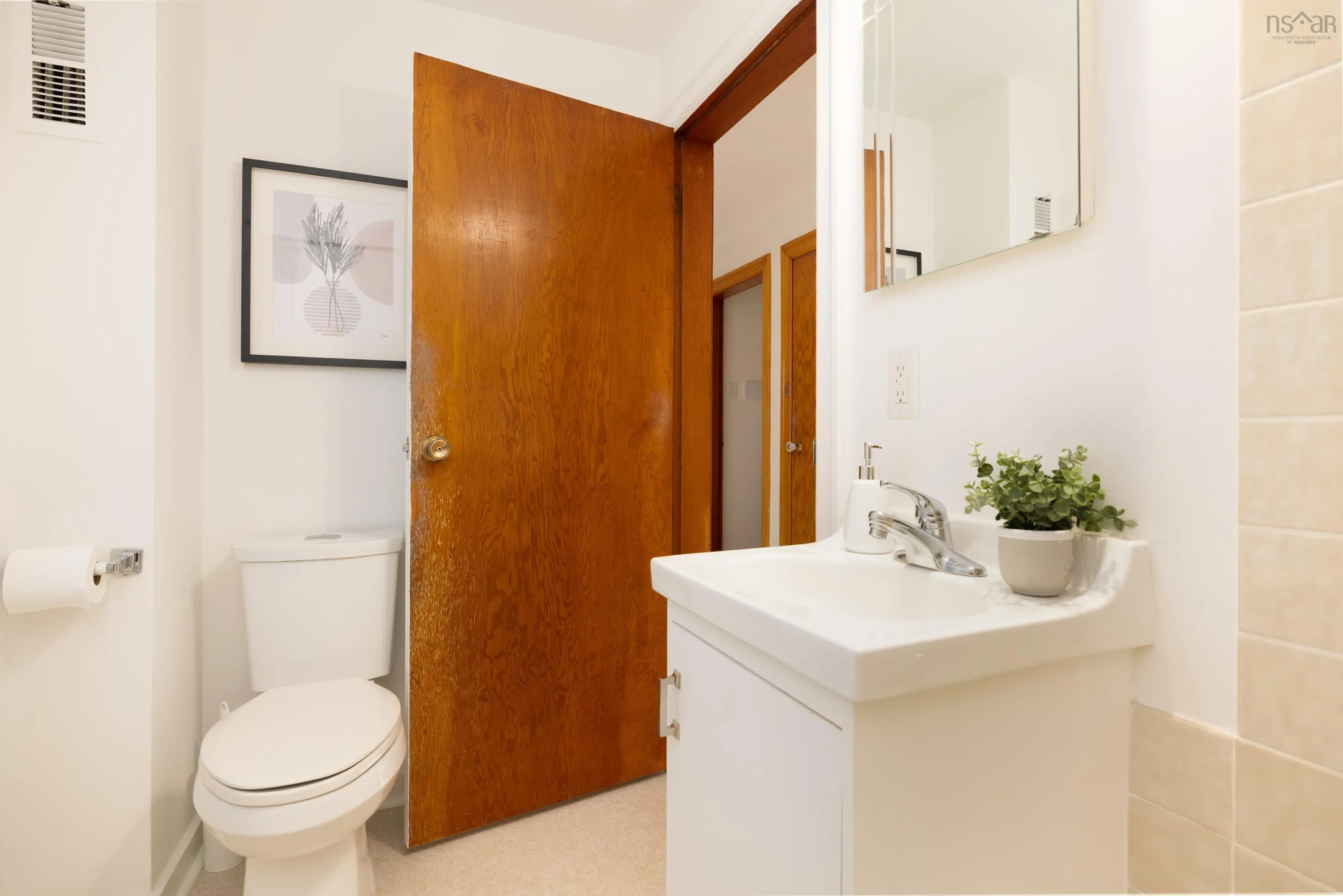 17 Canterbury Street, Dartmouth, NS B2Y 1S8, 3 Bedrooms Bedrooms, ,2 BathroomsBathrooms,Residential,For Sale,Canterbury,202523299