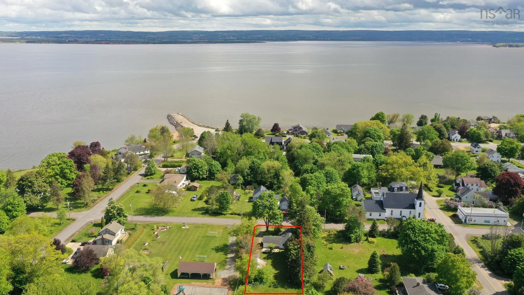 81 Pleasant Street, Kingsport, NS B0P 1H0, 2 Bedrooms Bedrooms, ,1 BathroomBathrooms,Residential,For Sale,Pleasant,202513634