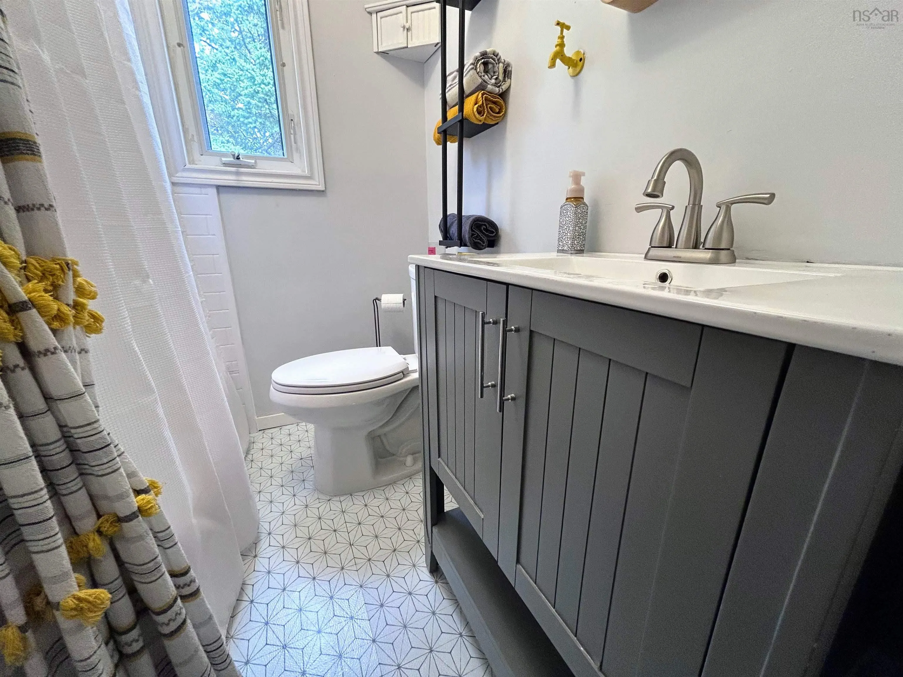 17 Rosedale Avenue, Halifax, NS B3N 2N2, 2 Bedrooms Bedrooms, ,2 BathroomsBathrooms,Residential,For Sale,Rosedale,202524529