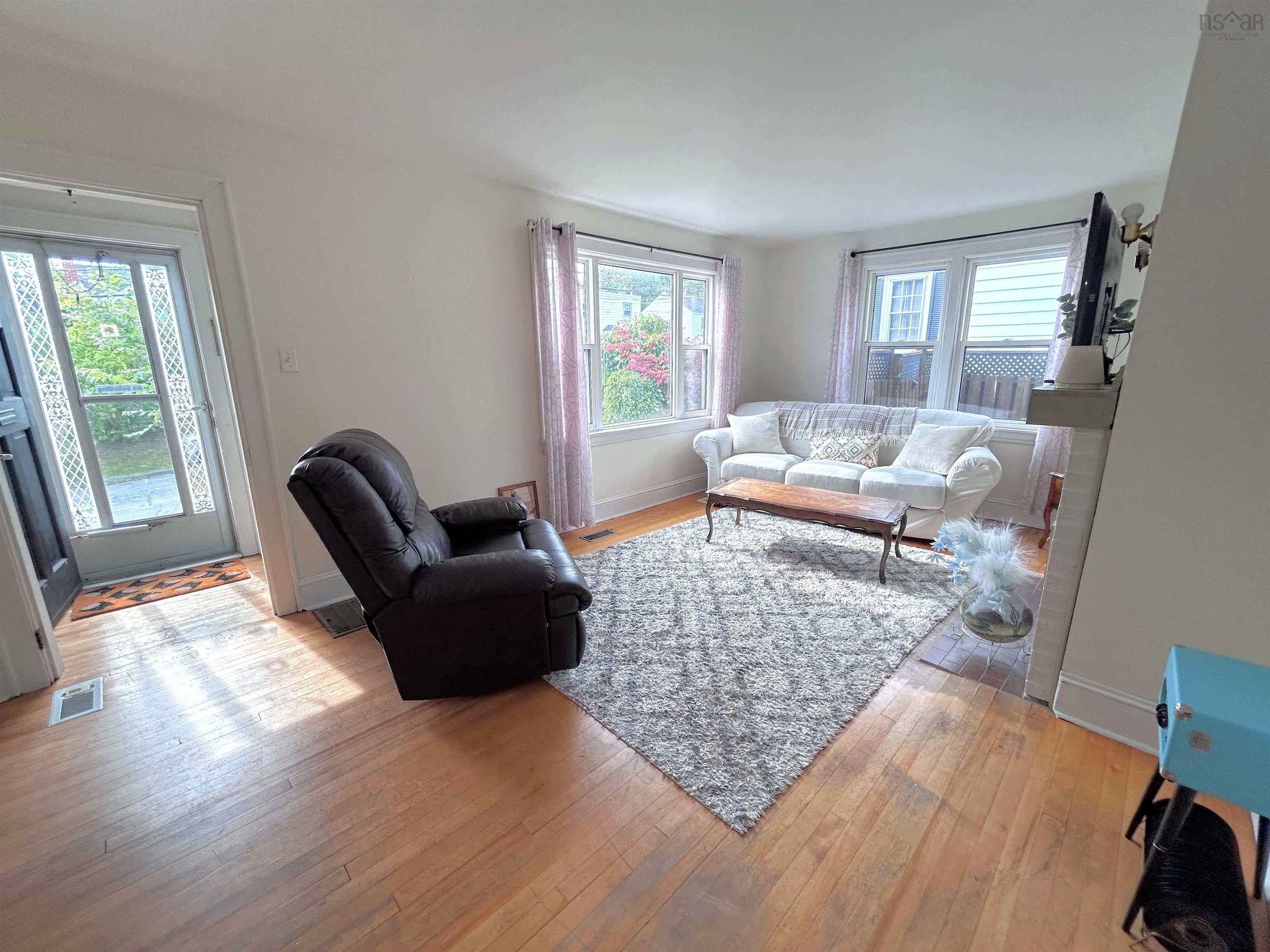 17 Rosedale Avenue, Halifax, NS B3N 2N2, 2 Bedrooms Bedrooms, ,2 BathroomsBathrooms,Residential,For Sale,Rosedale,202524529