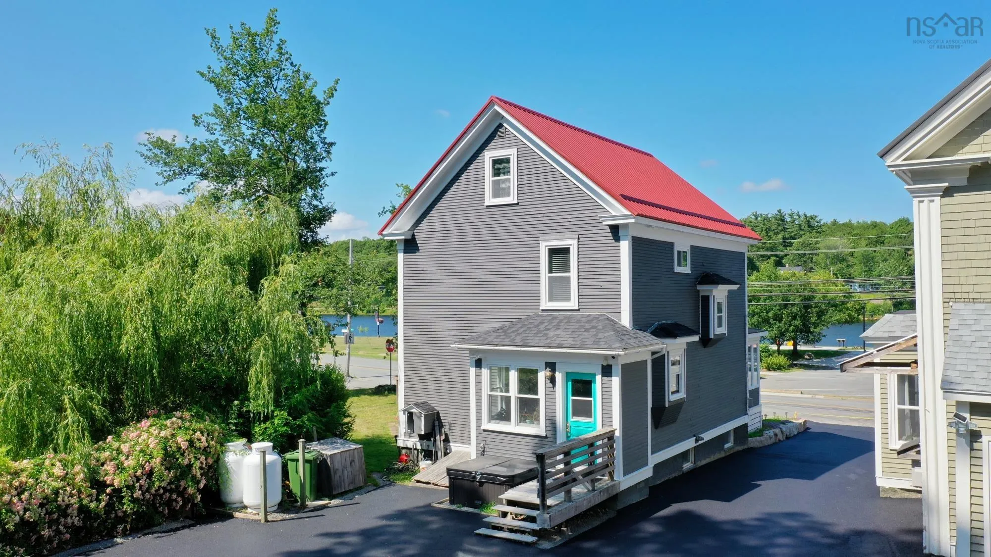 185 King Street, Bridgewater, NS B4V 1A5, 4 Bedrooms Bedrooms, ,2 BathroomsBathrooms,Residential,For Sale,King,202517623