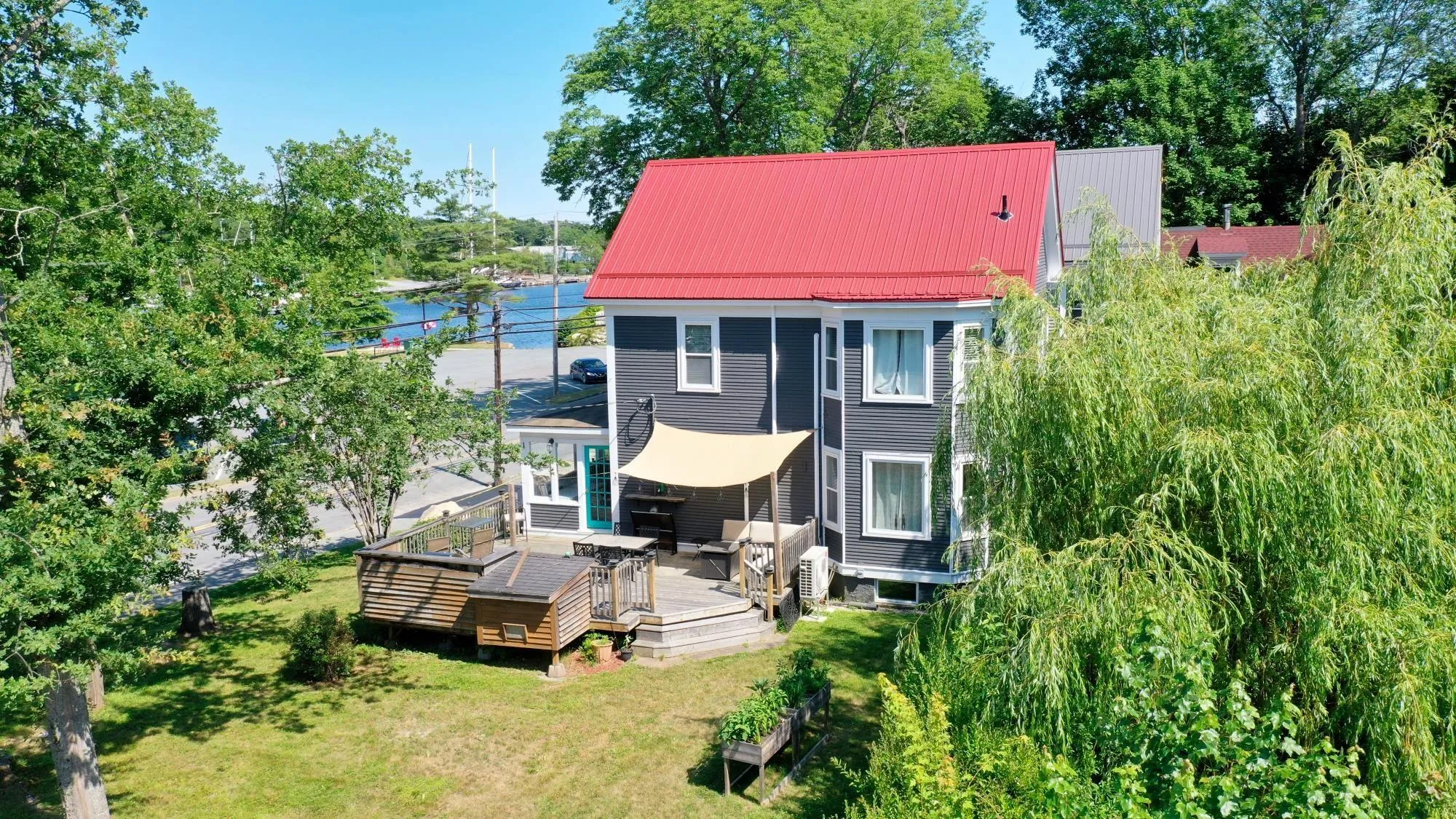 185 King Street, Bridgewater, NS B4V 1A5, 4 Bedrooms Bedrooms, ,2 BathroomsBathrooms,Residential,For Sale,King,202517623