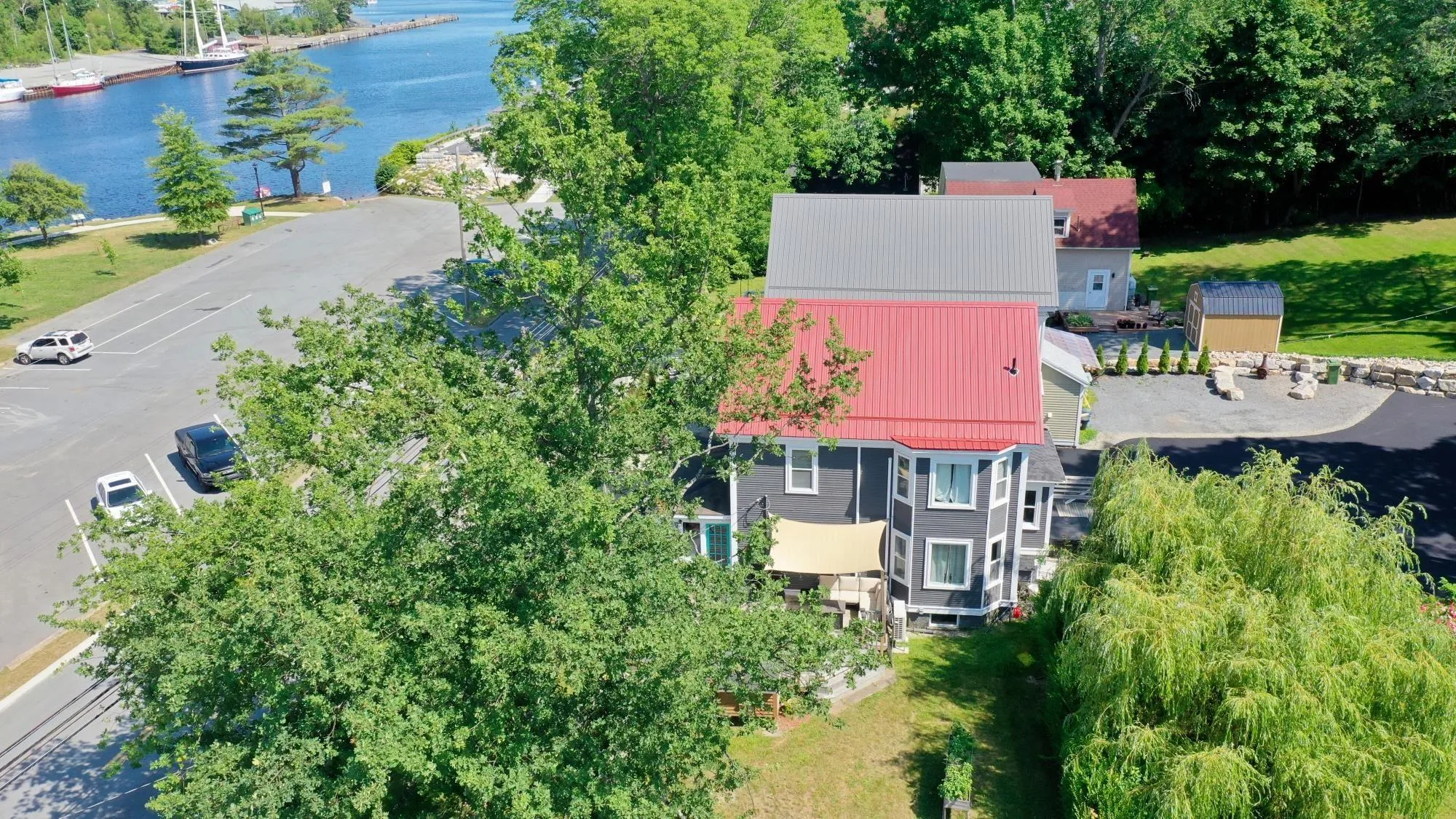 185 King Street, Bridgewater, NS B4V 1A5, 4 Bedrooms Bedrooms, ,2 BathroomsBathrooms,Residential,For Sale,King,202517623