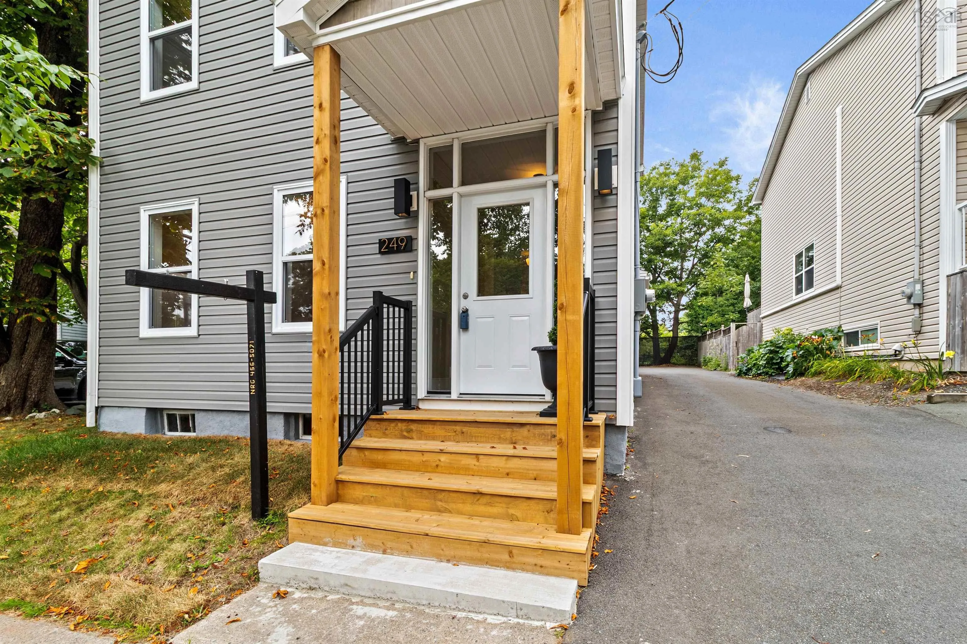 249 Portland Street, Dartmouth, NS B2Y 1J8, 5 Bedrooms Bedrooms, ,3 BathroomsBathrooms,Residential,For Sale,Portland,202525500