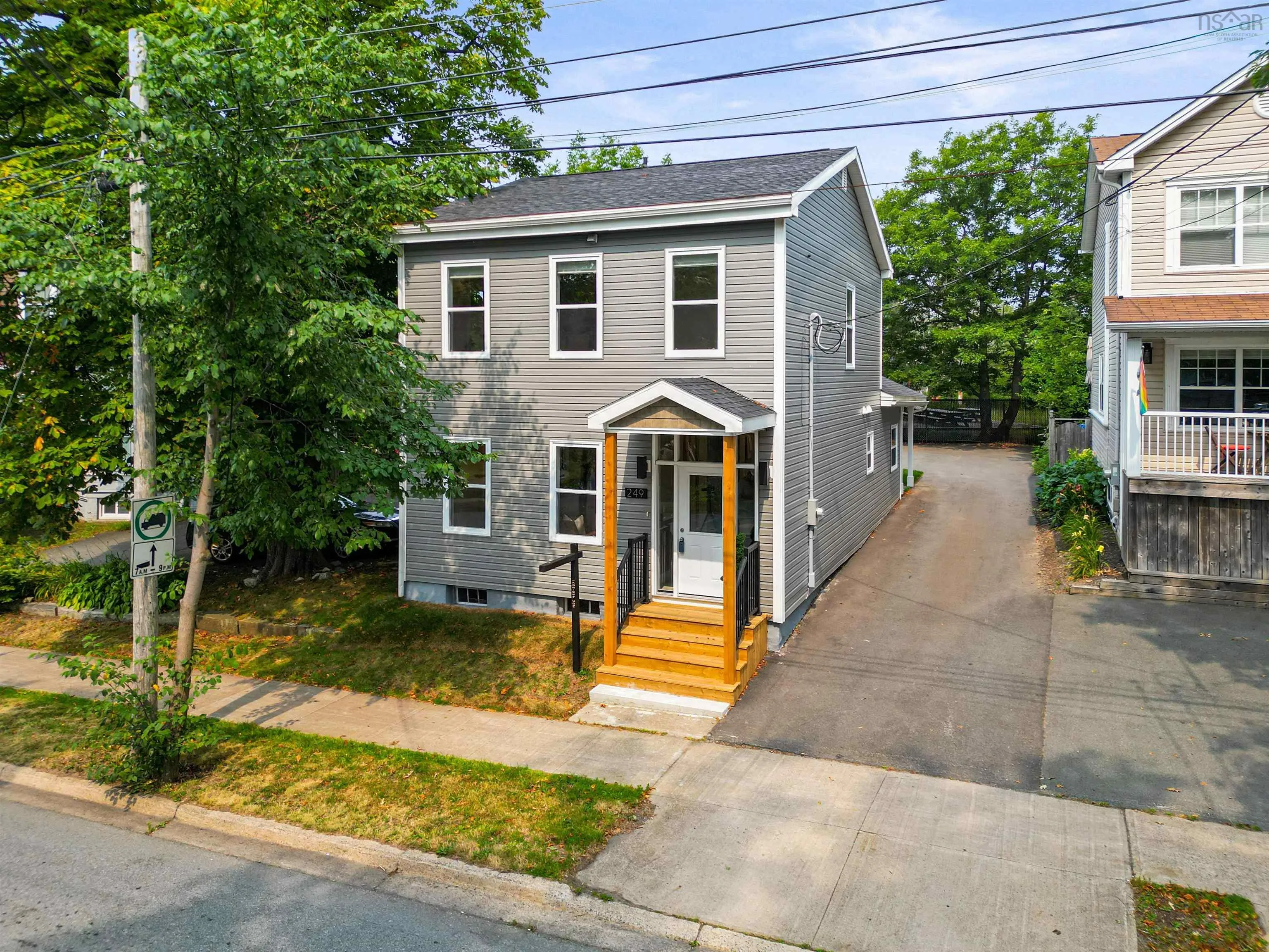 249 Portland Street, Dartmouth, NS B2Y 1J8, 5 Bedrooms Bedrooms, ,3 BathroomsBathrooms,Residential,For Sale,Portland,202525500