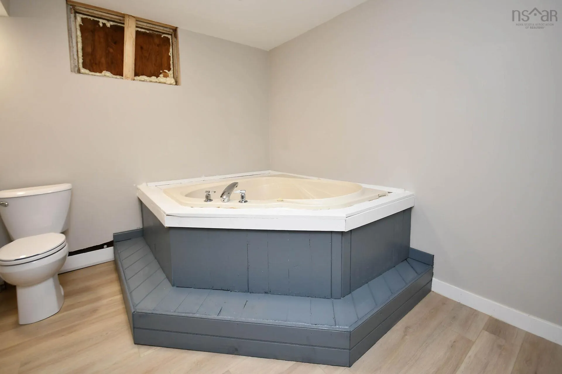 18 Bissett Road, Cole Harbour, NS B2V 2T1, 4 Bedrooms Bedrooms, ,2 BathroomsBathrooms,Residential,For Sale,Bissett,202520908