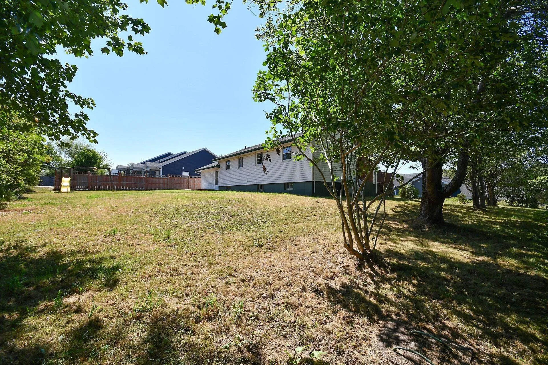 18 Bissett Road, Cole Harbour, NS B2V 2T1, 4 Bedrooms Bedrooms, ,2 BathroomsBathrooms,Residential,For Sale,Bissett,202520908