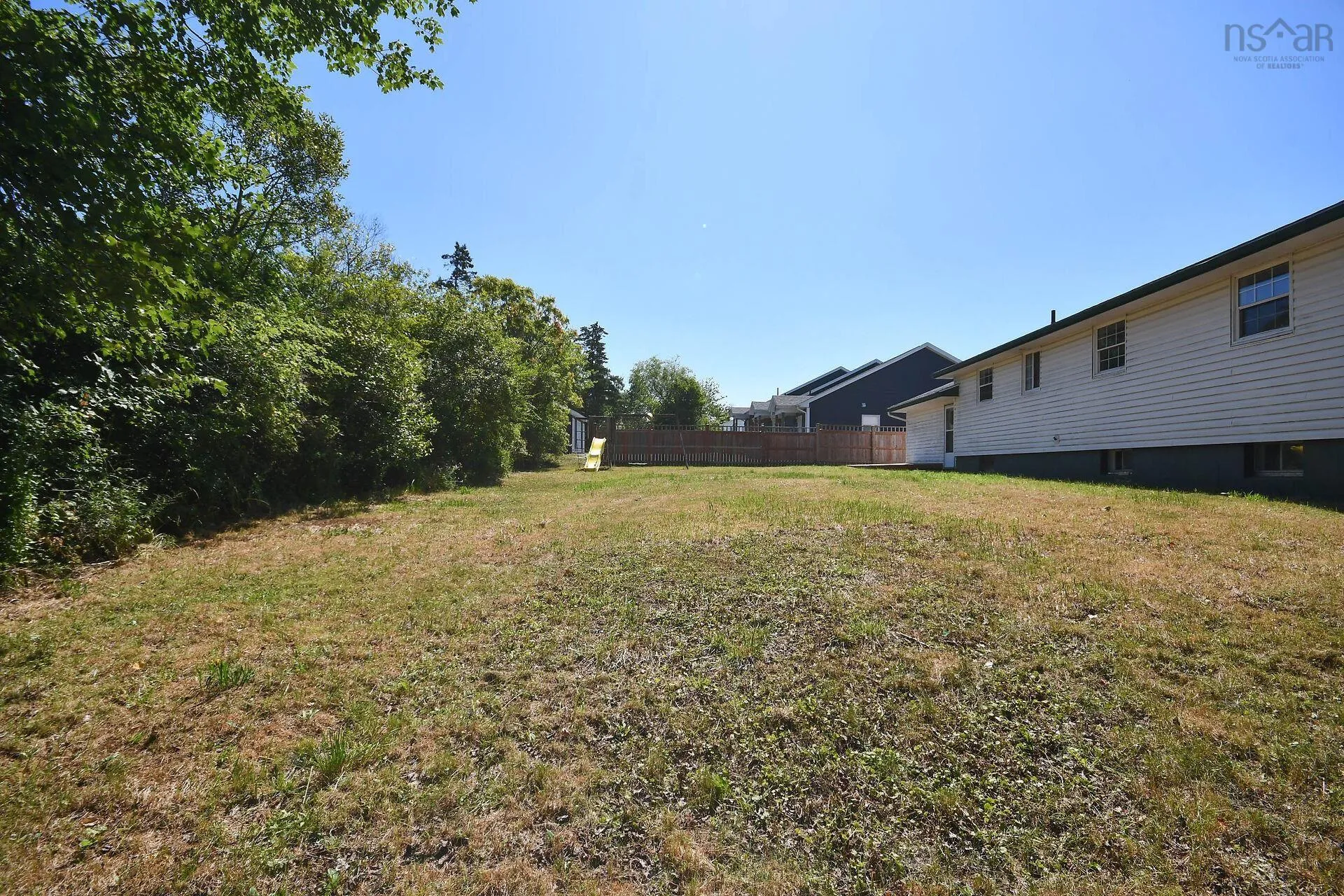 18 Bissett Road, Cole Harbour, NS B2V 2T1, 4 Bedrooms Bedrooms, ,2 BathroomsBathrooms,Residential,For Sale,Bissett,202520908