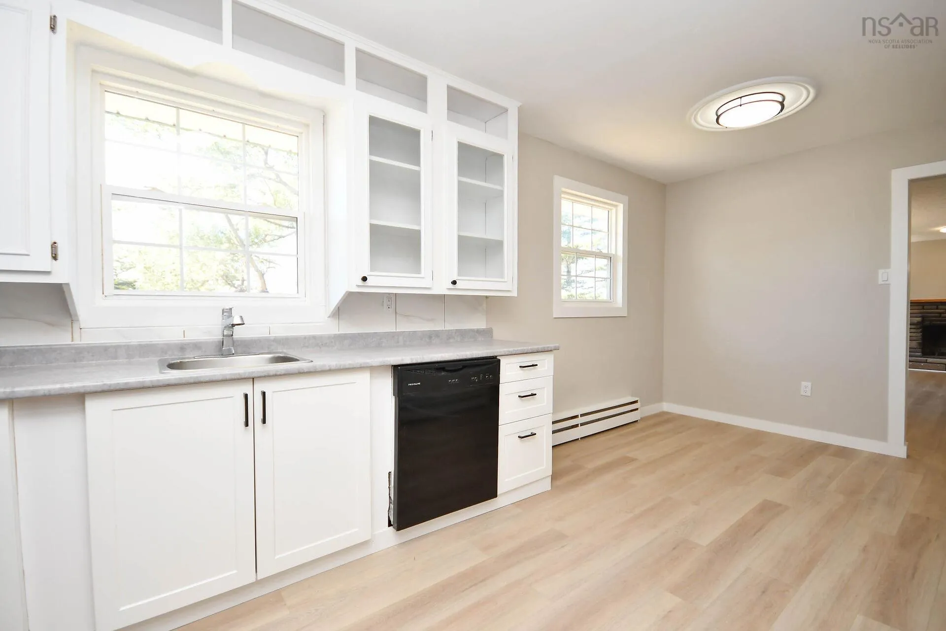 18 Bissett Road, Cole Harbour, NS B2V 2T1, 4 Bedrooms Bedrooms, ,2 BathroomsBathrooms,Residential,For Sale,Bissett,202520908