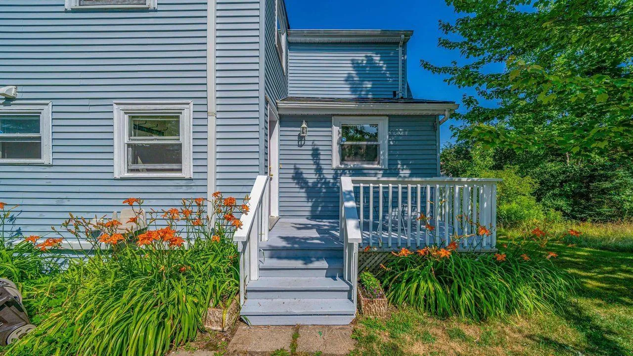 14 Hamshaw Drive, Halifax, NS B3M 2G8, 4 Bedrooms Bedrooms, ,2 BathroomsBathrooms,Residential,For Sale,Hamshaw,202518699