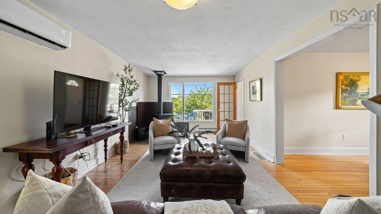 14 Hamshaw Drive, Halifax, NS B3M 2G8, 4 Bedrooms Bedrooms, ,2 BathroomsBathrooms,Residential,For Sale,Hamshaw,202518699