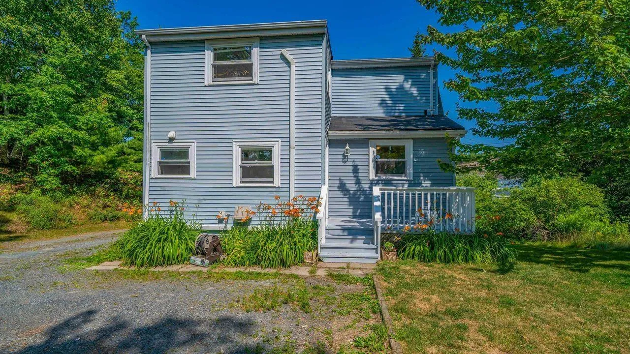 14 Hamshaw Drive, Halifax, NS B3M 2G8, 4 Bedrooms Bedrooms, ,2 BathroomsBathrooms,Residential,For Sale,Hamshaw,202518699