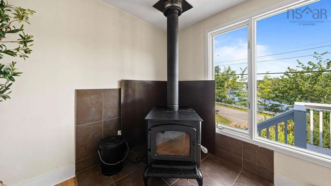 14 Hamshaw Drive, Halifax, NS B3M 2G8, 4 Bedrooms Bedrooms, ,2 BathroomsBathrooms,Residential,For Sale,Hamshaw,202518699