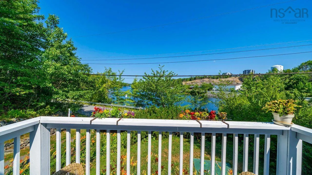 14 Hamshaw Drive, Halifax, NS B3M 2G8, 4 Bedrooms Bedrooms, ,2 BathroomsBathrooms,Residential,For Sale,Hamshaw,202518699
