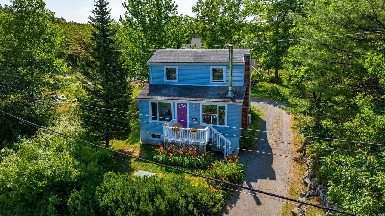 14 Hamshaw Drive, Halifax, NS B3M 2G8, 4 Bedrooms Bedrooms, ,2 BathroomsBathrooms,Residential,For Sale,Hamshaw,202518699