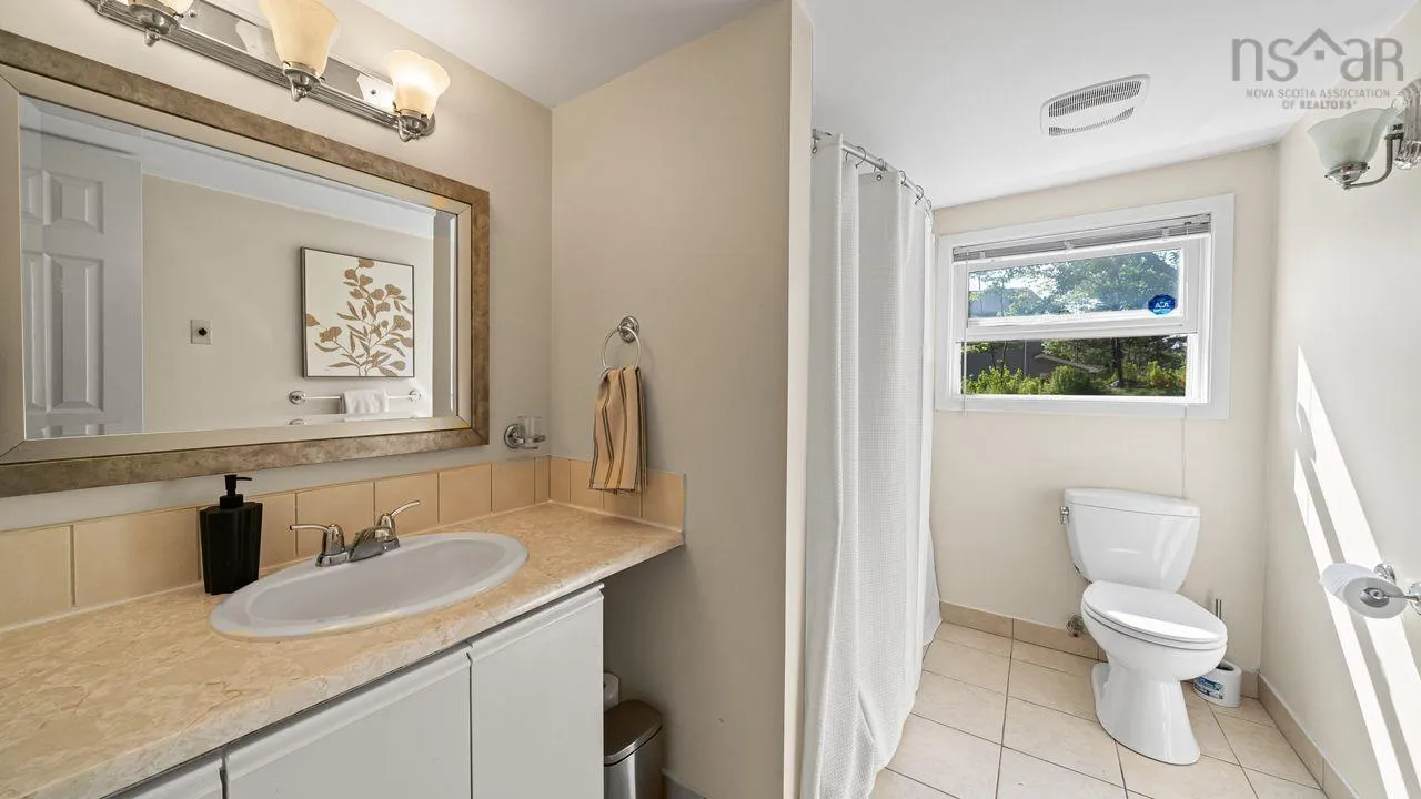 14 Hamshaw Drive, Halifax, NS B3M 2G8, 4 Bedrooms Bedrooms, ,2 BathroomsBathrooms,Residential,For Sale,Hamshaw,202518699