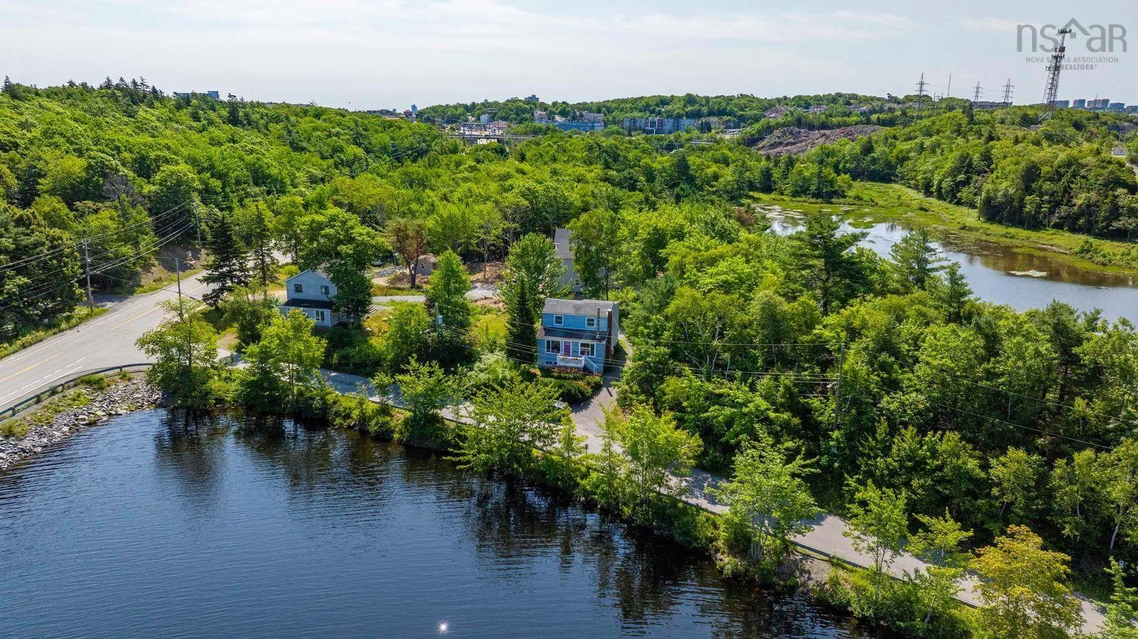 14 Hamshaw Drive, Halifax, NS B3M 2G8, 4 Bedrooms Bedrooms, ,2 BathroomsBathrooms,Residential,For Sale,Hamshaw,202518699