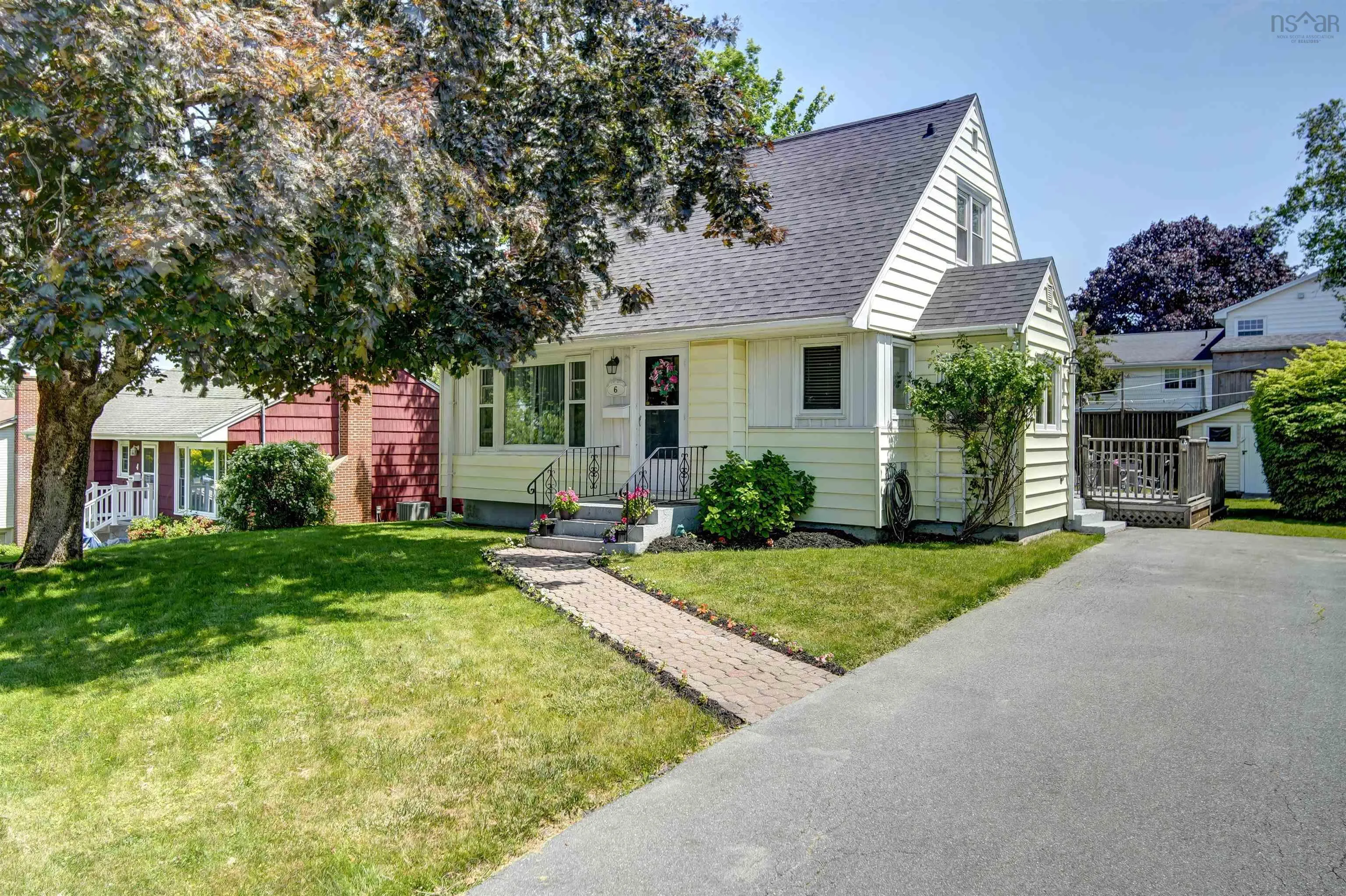 6 Piers Avenue, Halifax, NS B3N 1Z3, 3 Bedrooms Bedrooms, ,2 BathroomsBathrooms,Residential,For Sale,Piers,202523913