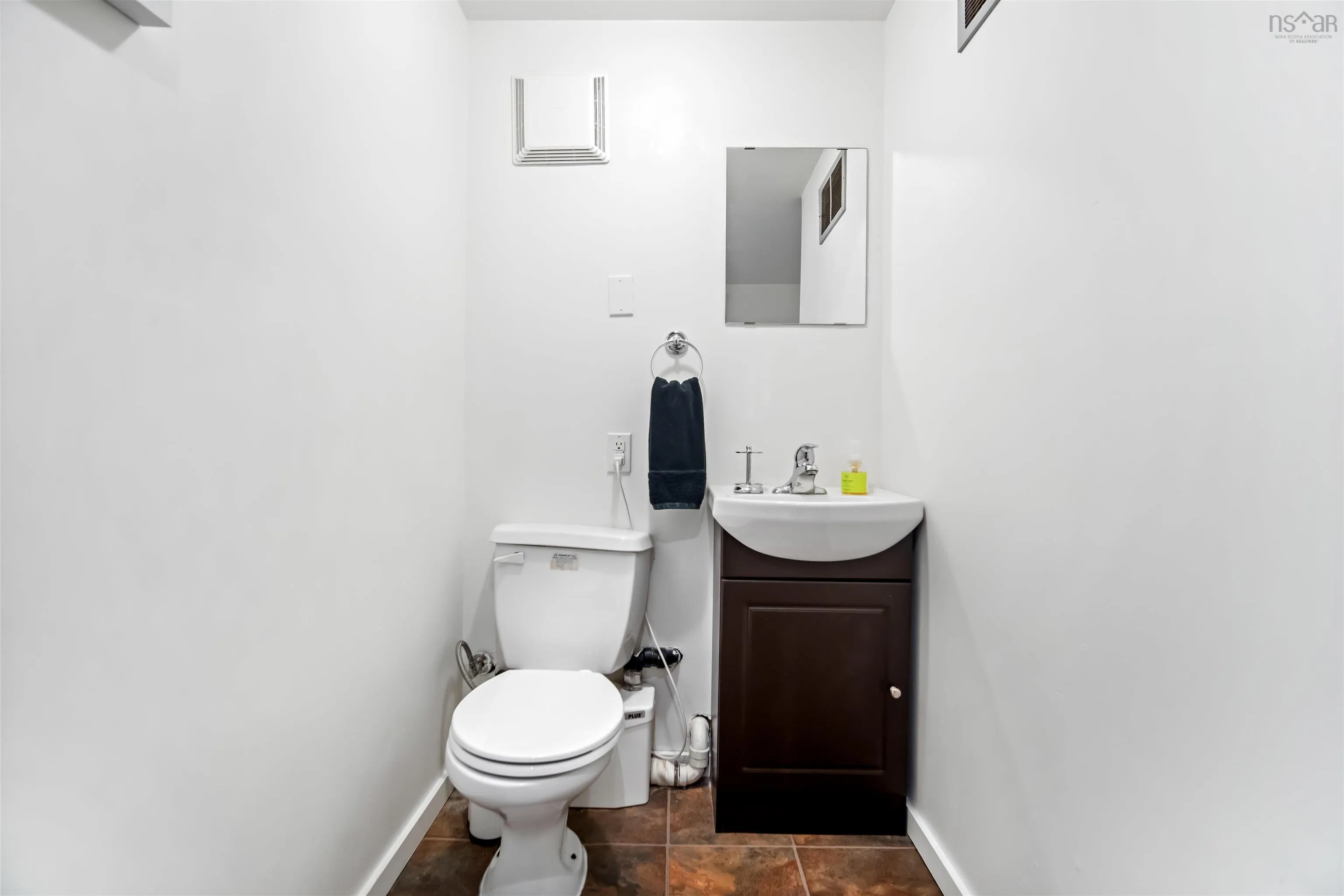 6 Piers Avenue, Halifax, NS B3N 1Z3, 3 Bedrooms Bedrooms, ,2 BathroomsBathrooms,Residential,For Sale,Piers,202523913