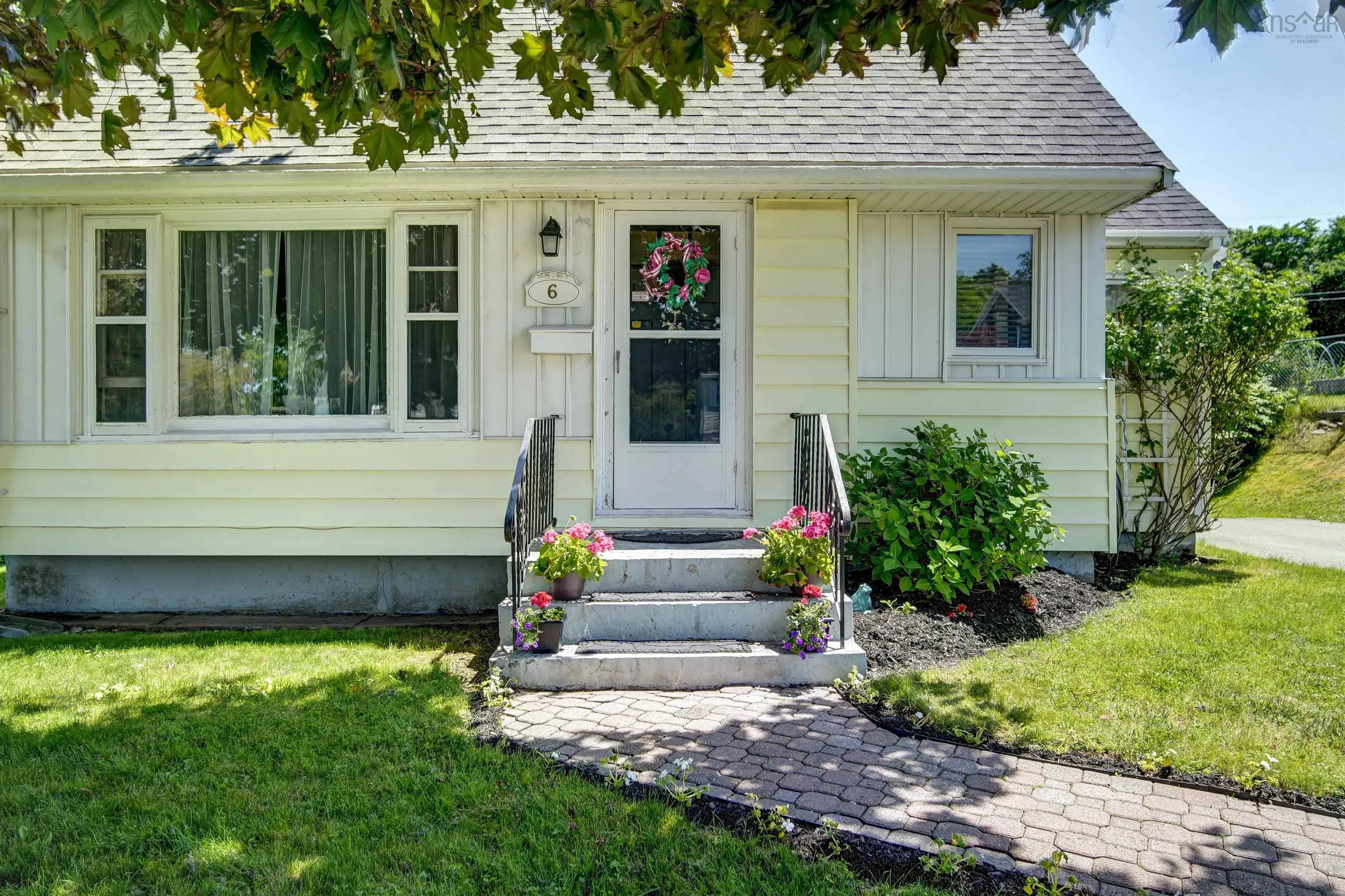 6 Piers Avenue, Halifax, NS B3N 1Z3, 3 Bedrooms Bedrooms, ,2 BathroomsBathrooms,Residential,For Sale,Piers,202523913