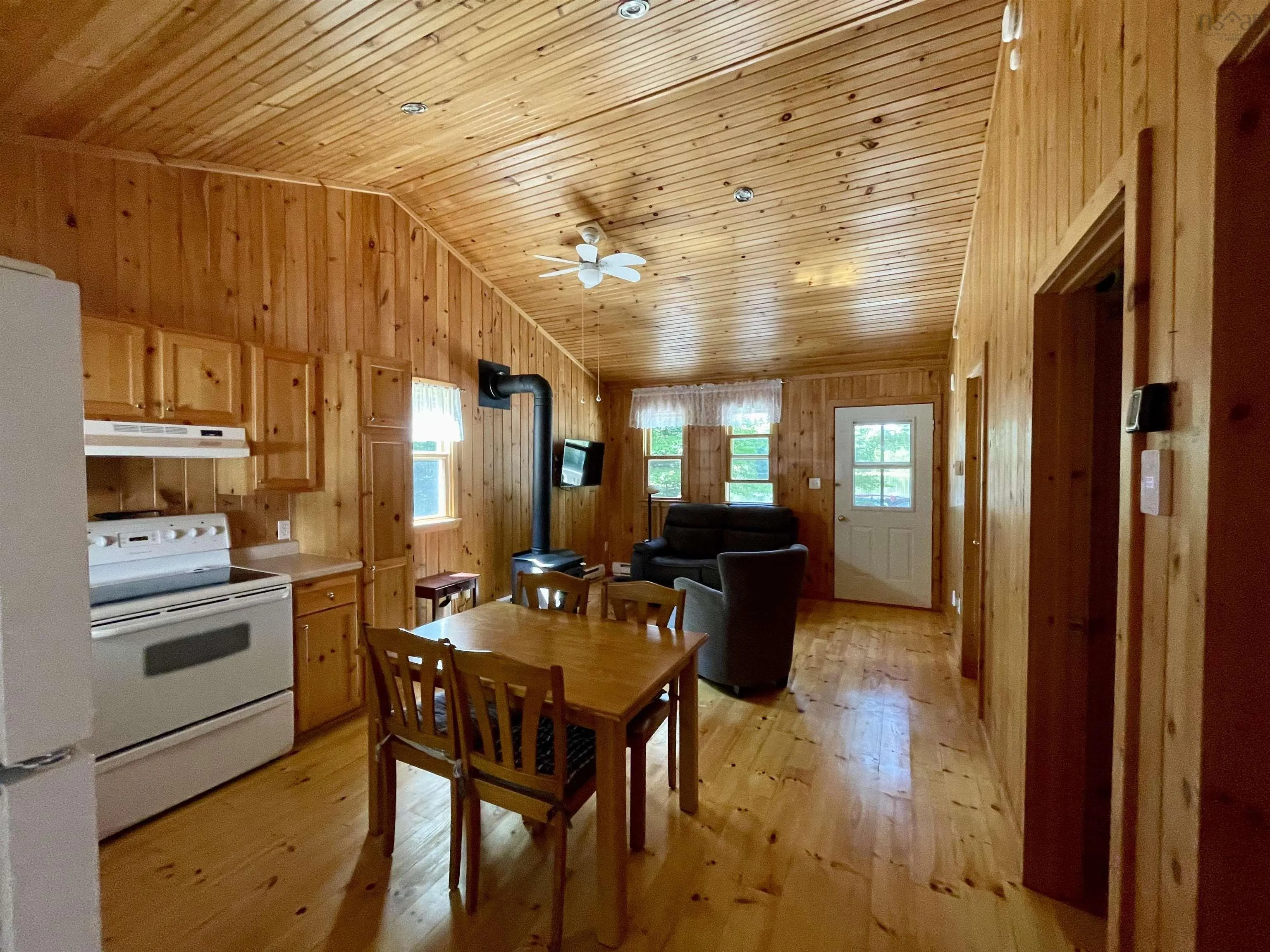 27 Tupper Lake Drive, Westfield, NS B0T 1B0, 2 Bedrooms Bedrooms, ,1 BathroomBathrooms,Residential,For Sale,Tupper Lake,202521386